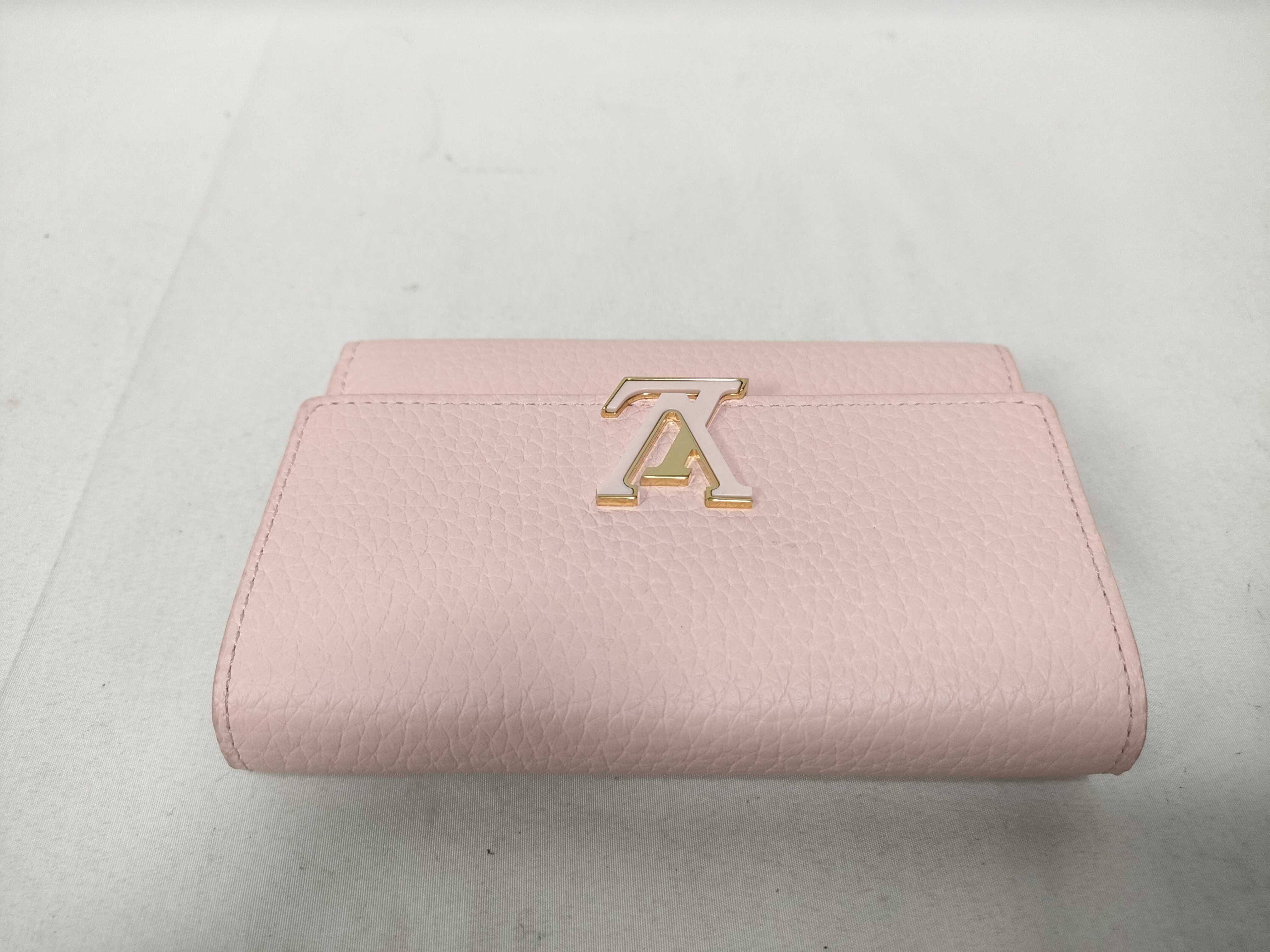 LV wallet — view 8
