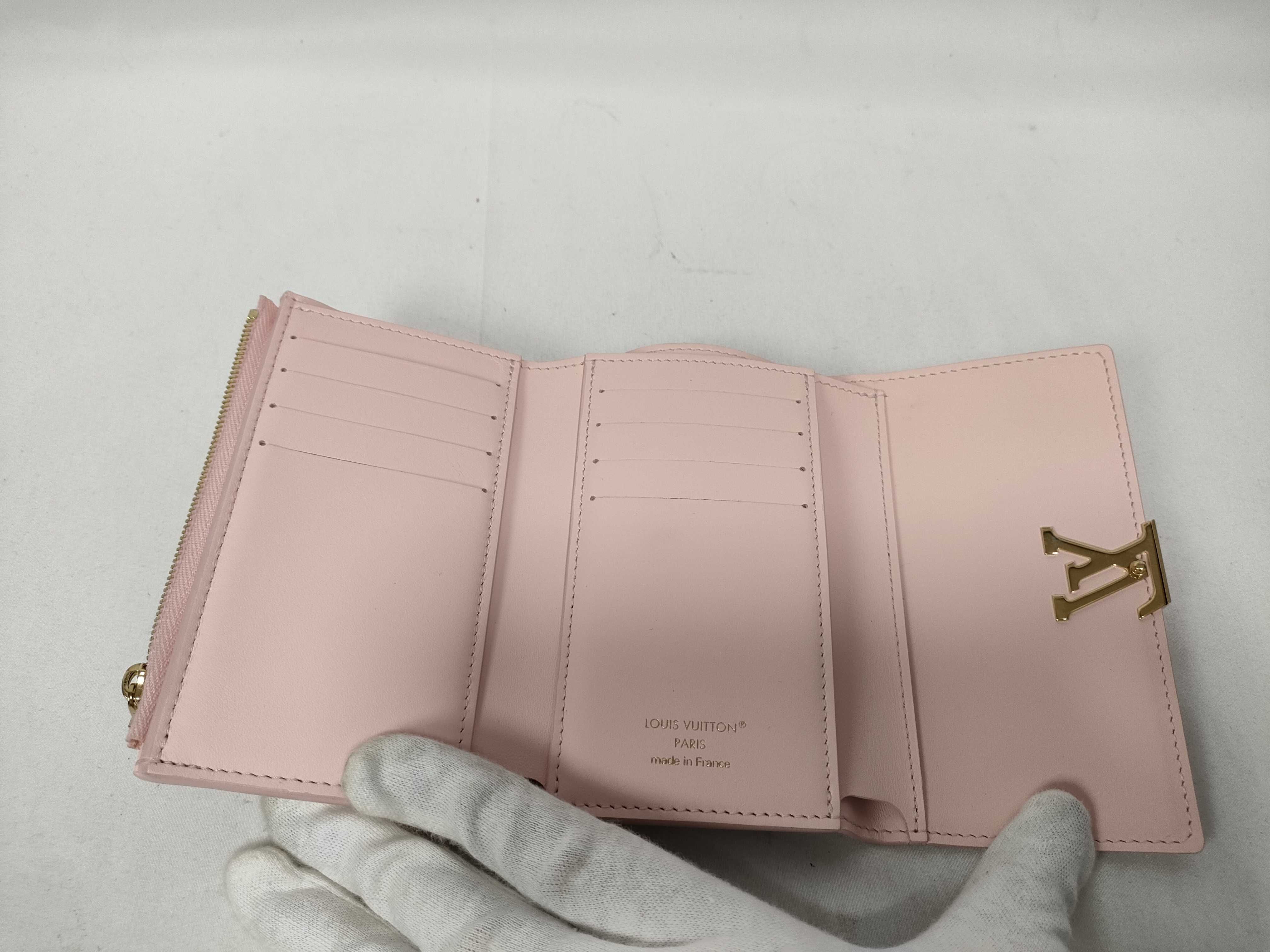 LV wallet — view 9