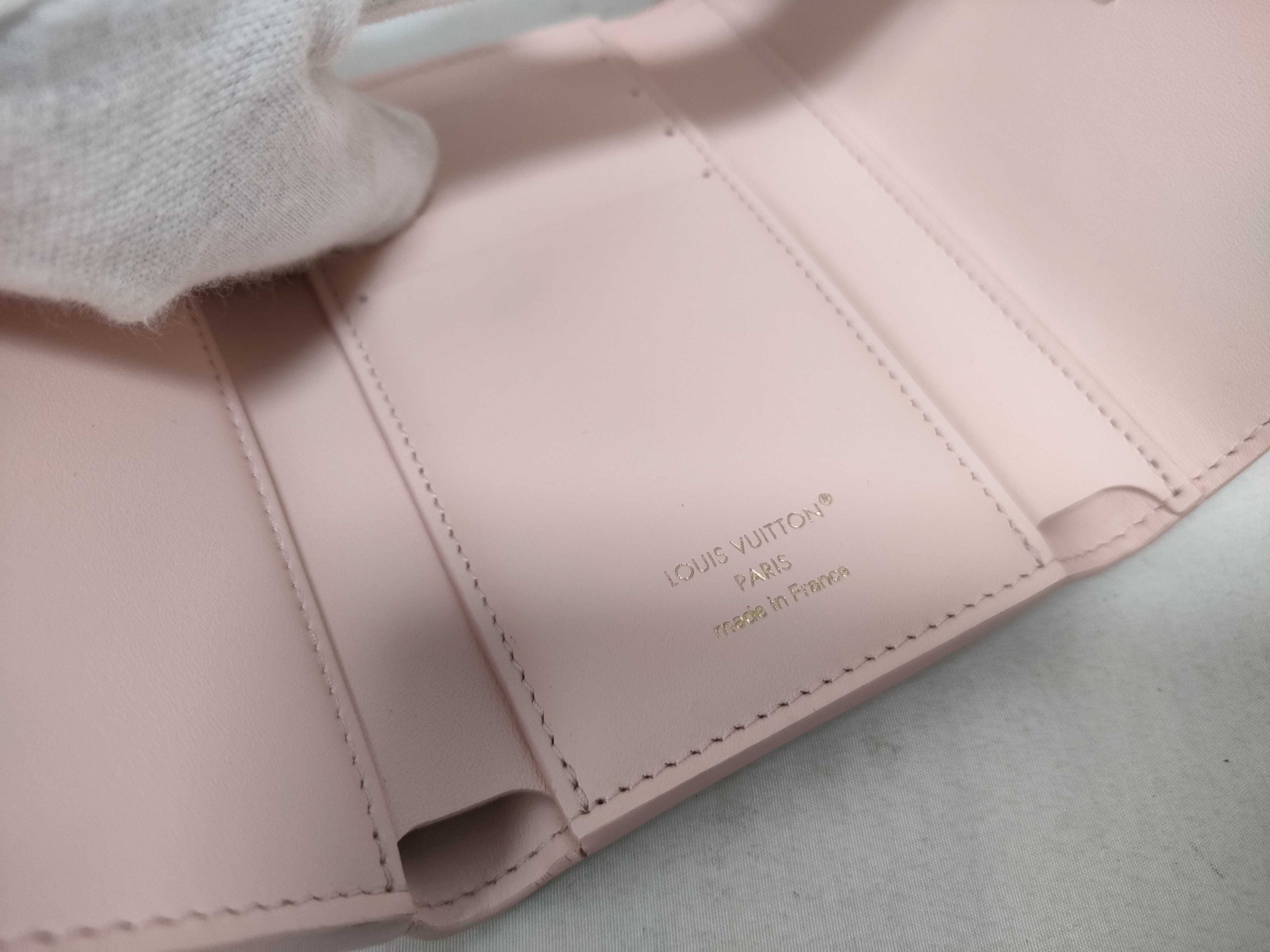 LV wallet — view 10