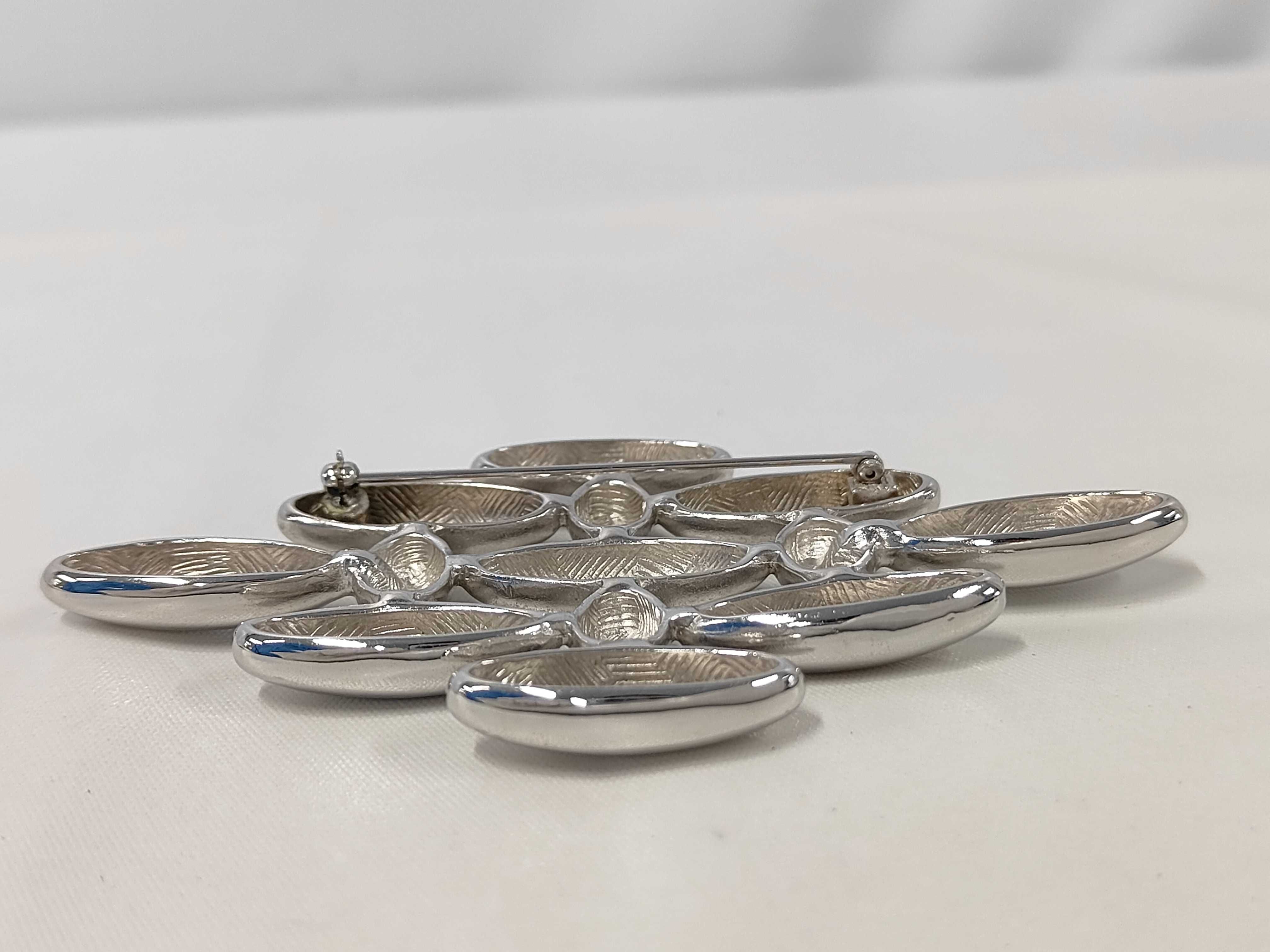 Brooch / Plated Brooch — view 3
