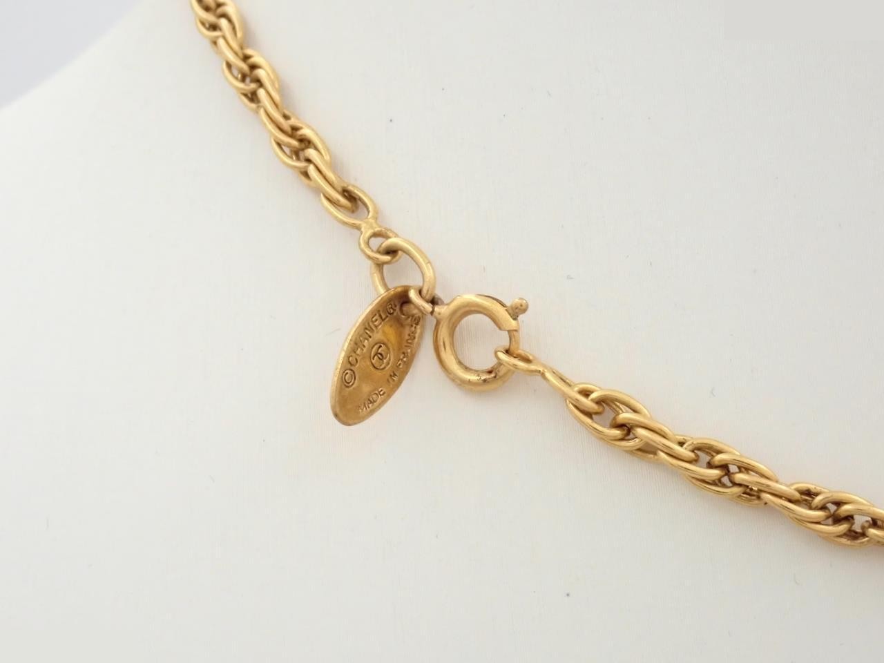 Chain, Coco Mark, GP 3633, approximately 38cm in length. — view 2