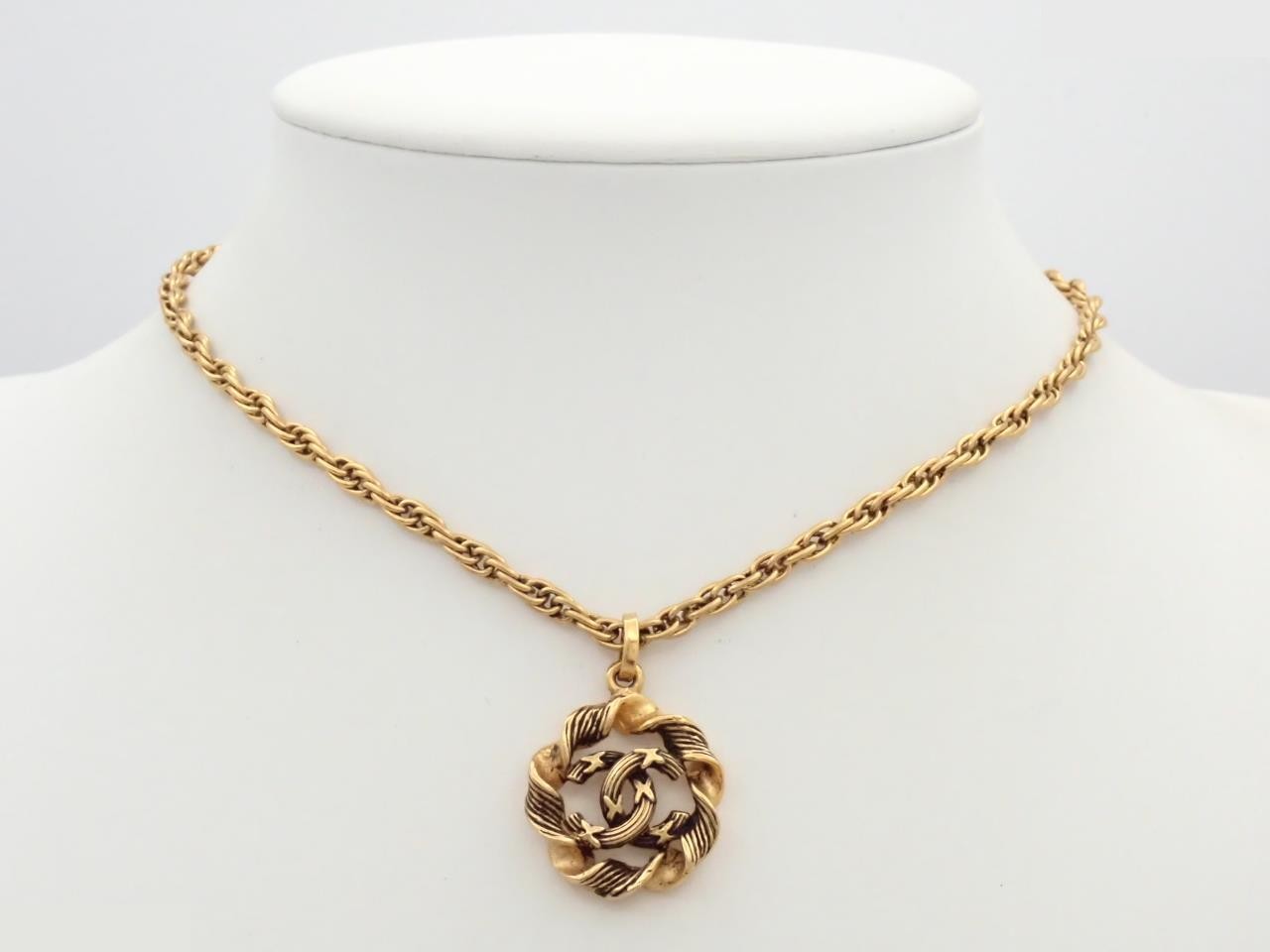Chain, Coco Mark, GP 3633, approximately 38cm in length. — view 3