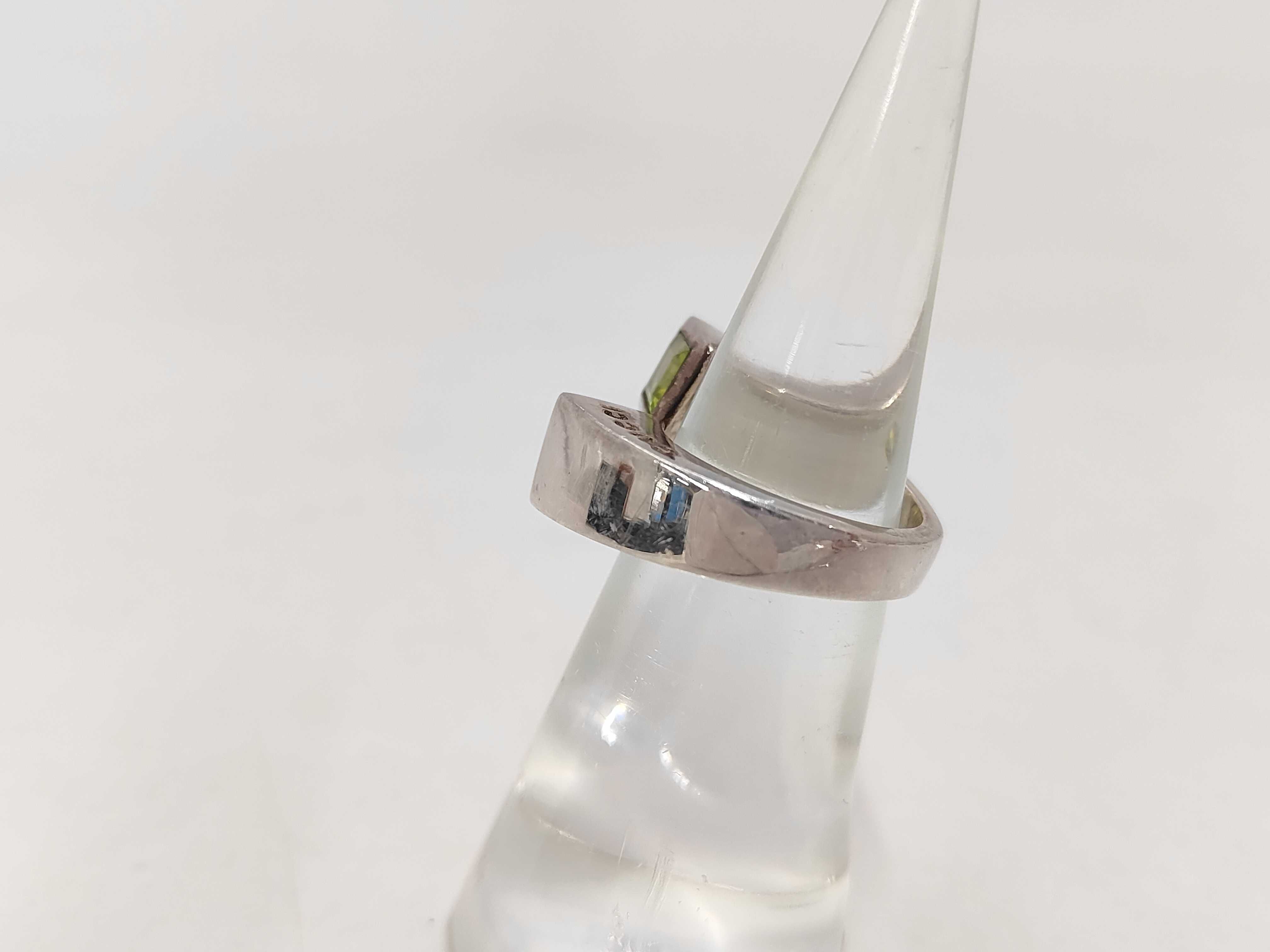 Peridot Design Ring, Sterling Silver (Sv925) — view 2