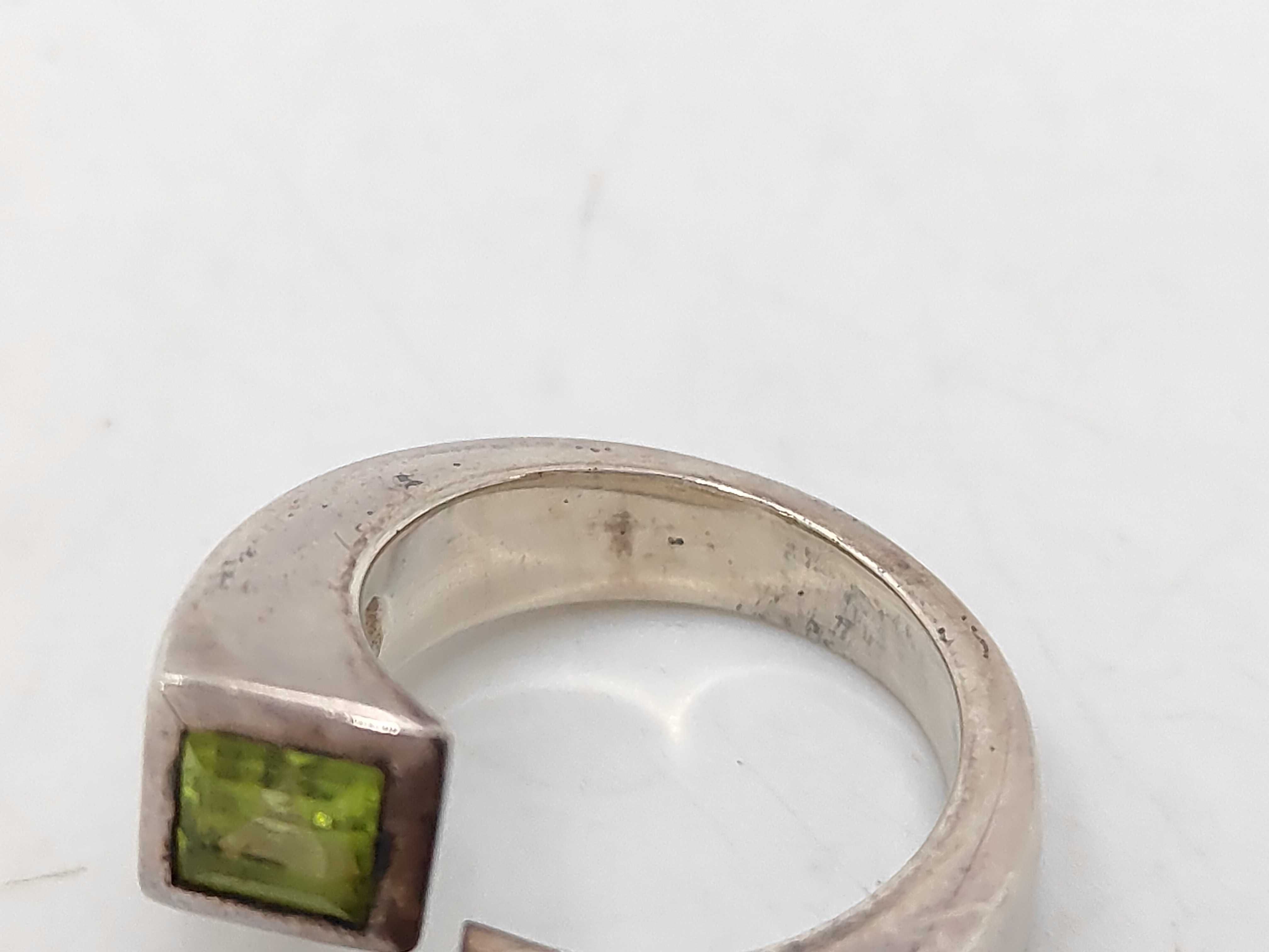 Peridot Design Ring, Sterling Silver (Sv925) — view 3