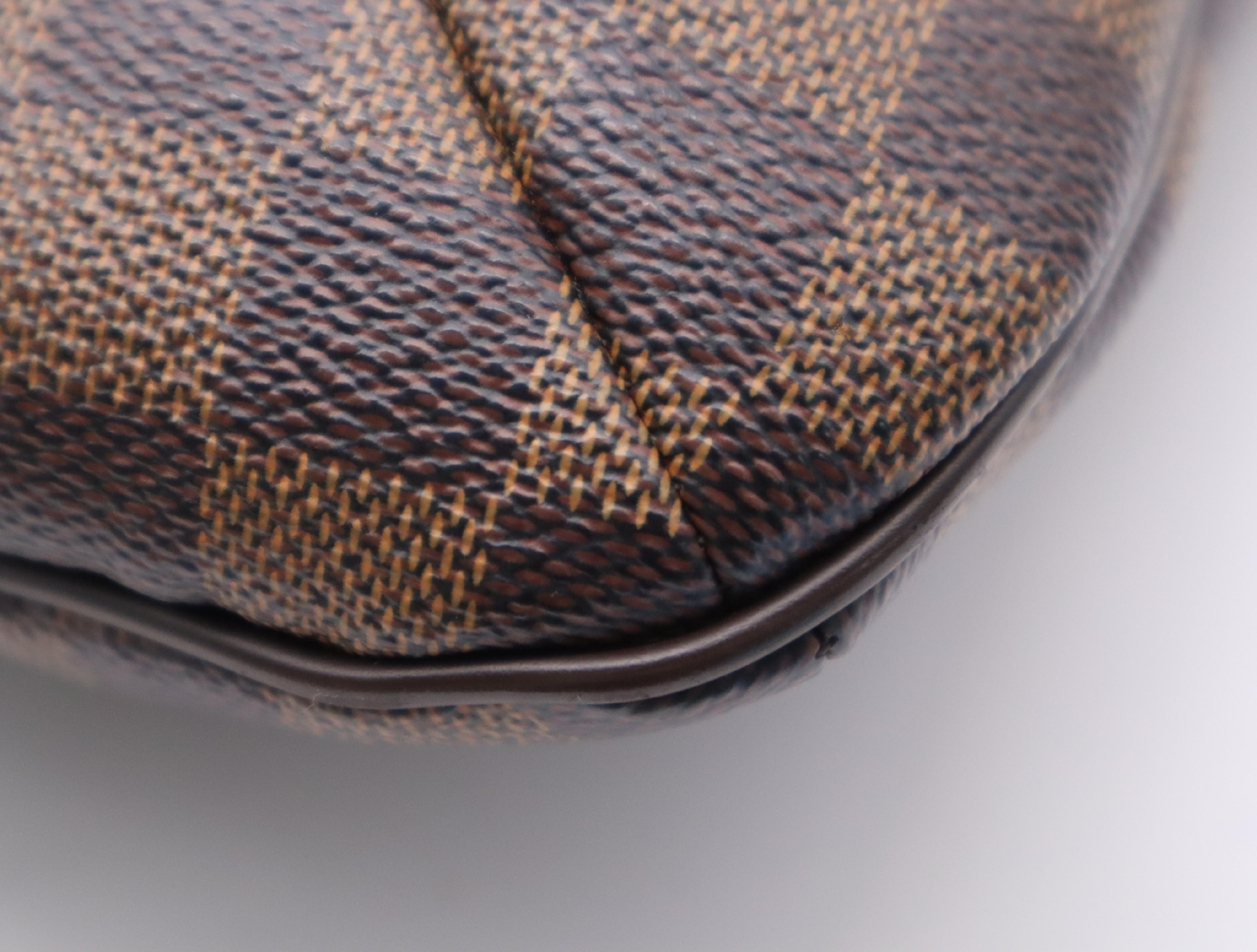 N42251 Damier Bloomsbury PM Shoulder Bag — view 7