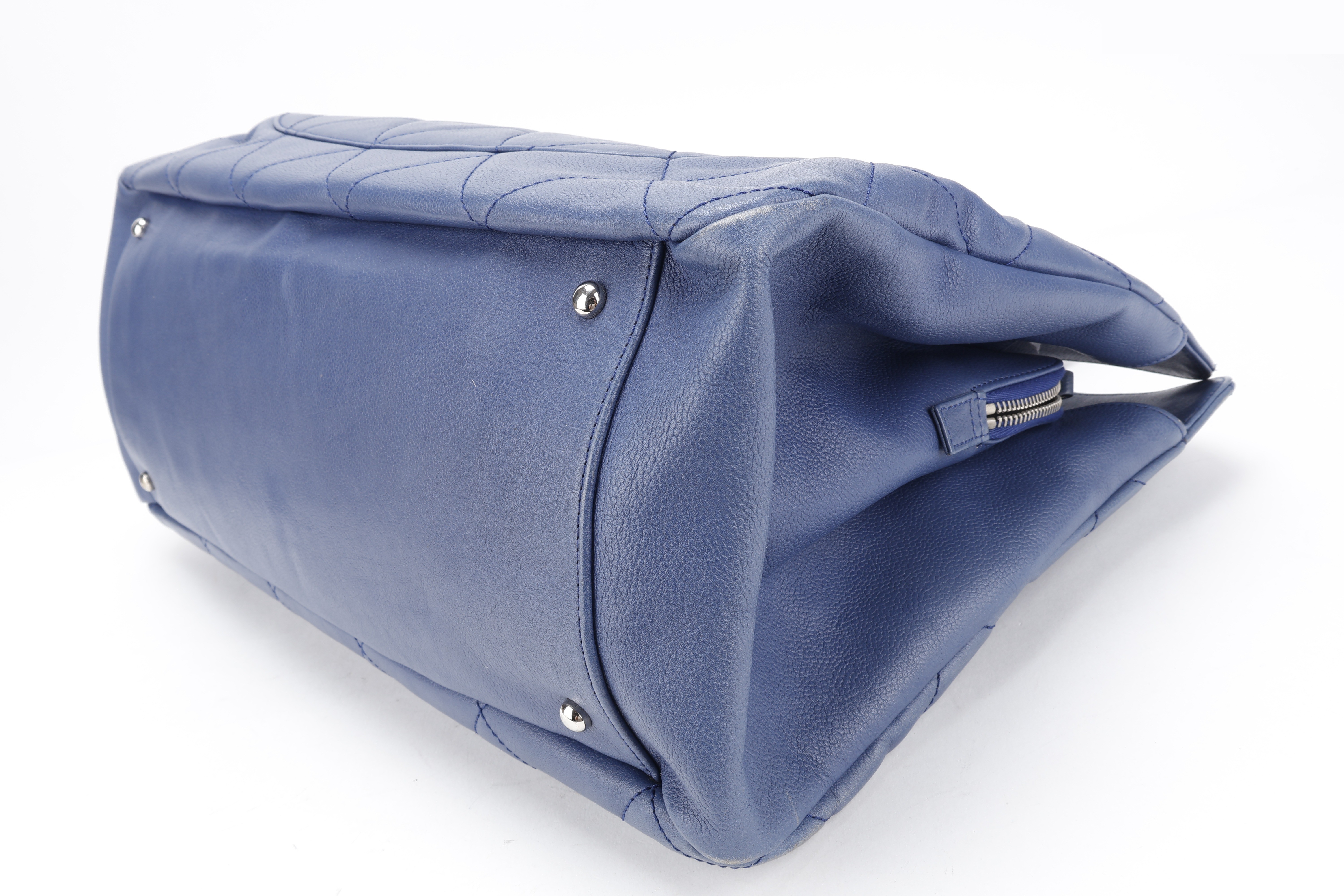 TIMELESS SOFT SHOPPER TOTE BLUE CAVIAR — view 3