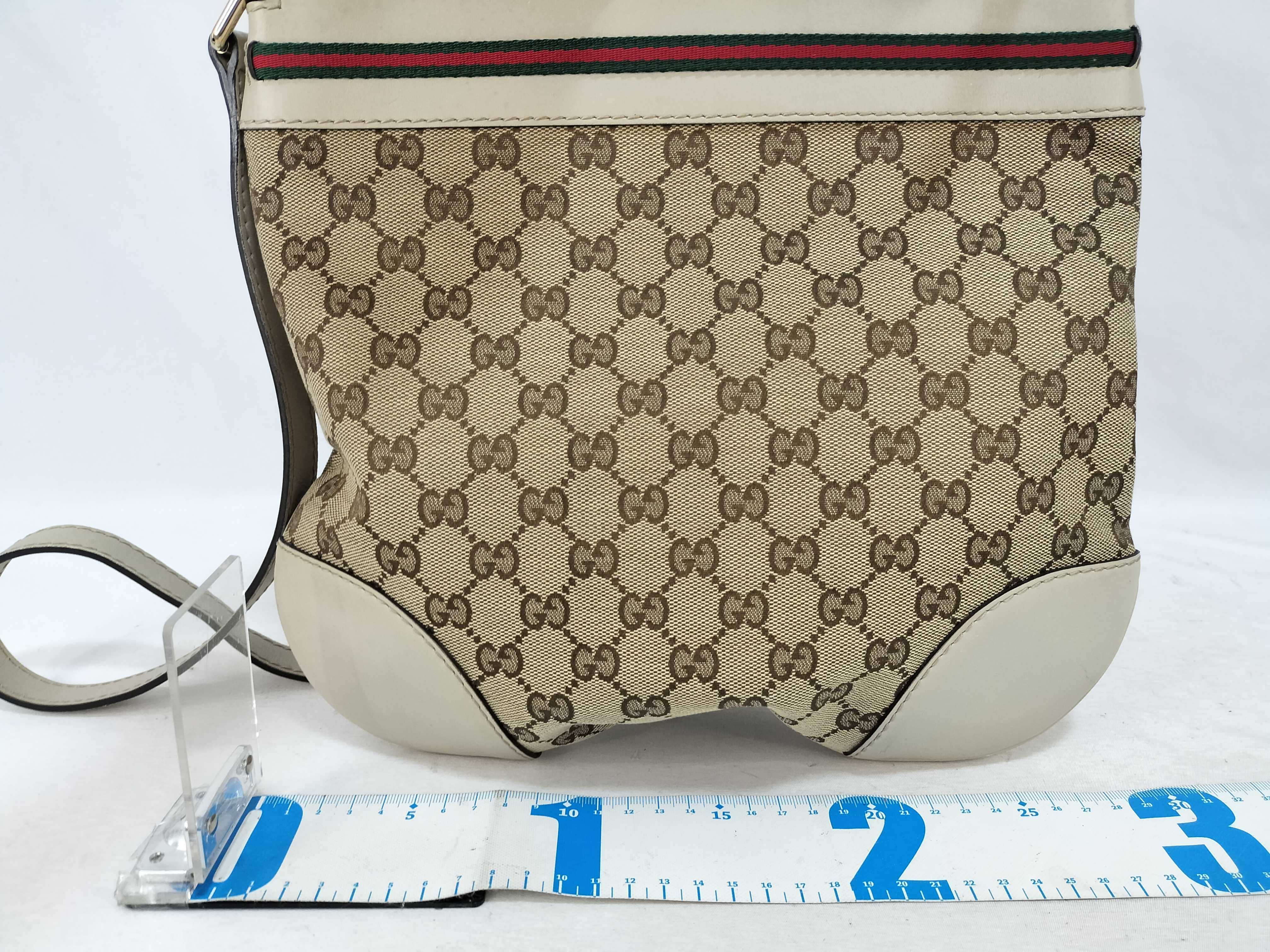 GG Canvas Shoulder Bag — view 2
