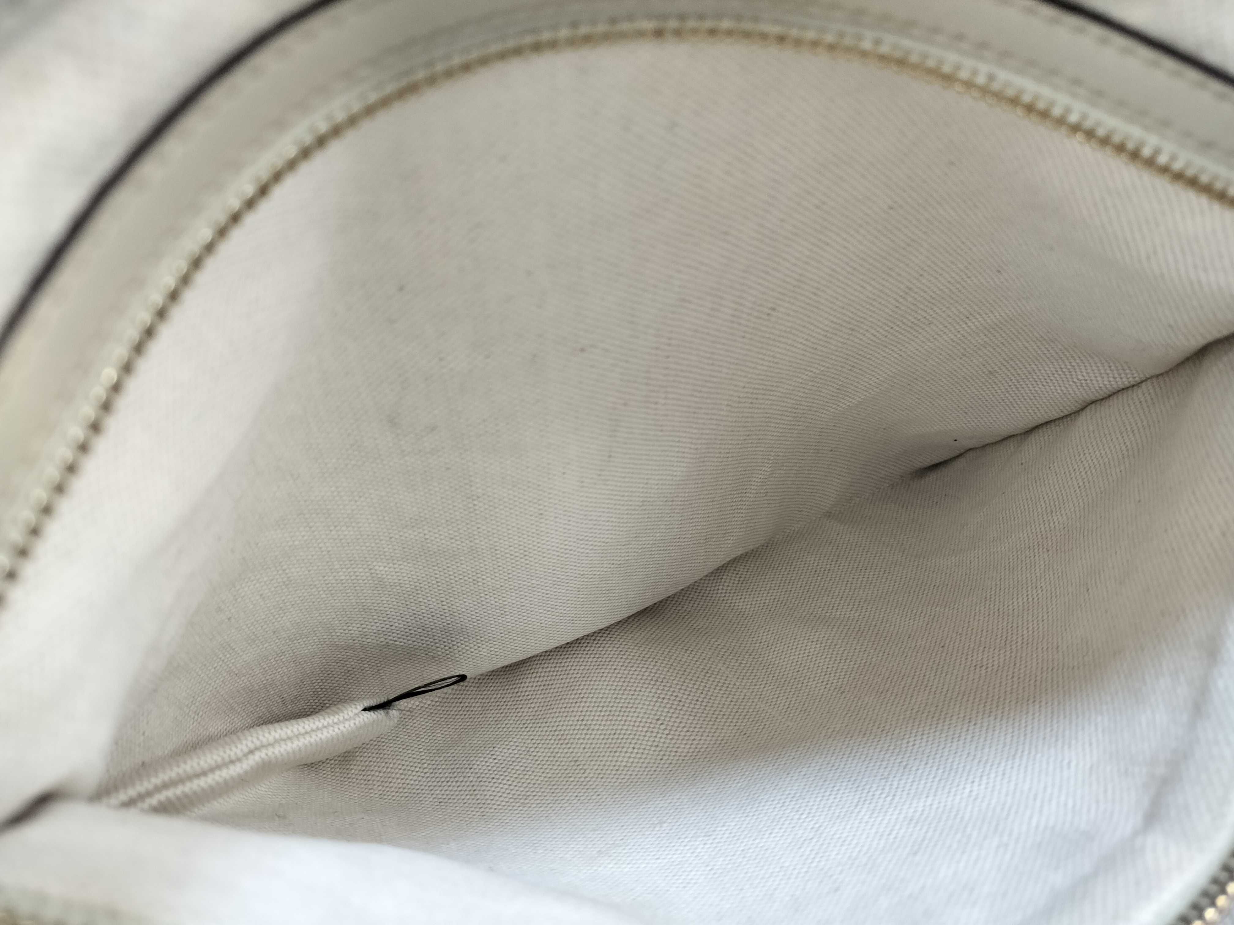 GG Canvas Shoulder Bag — view 11