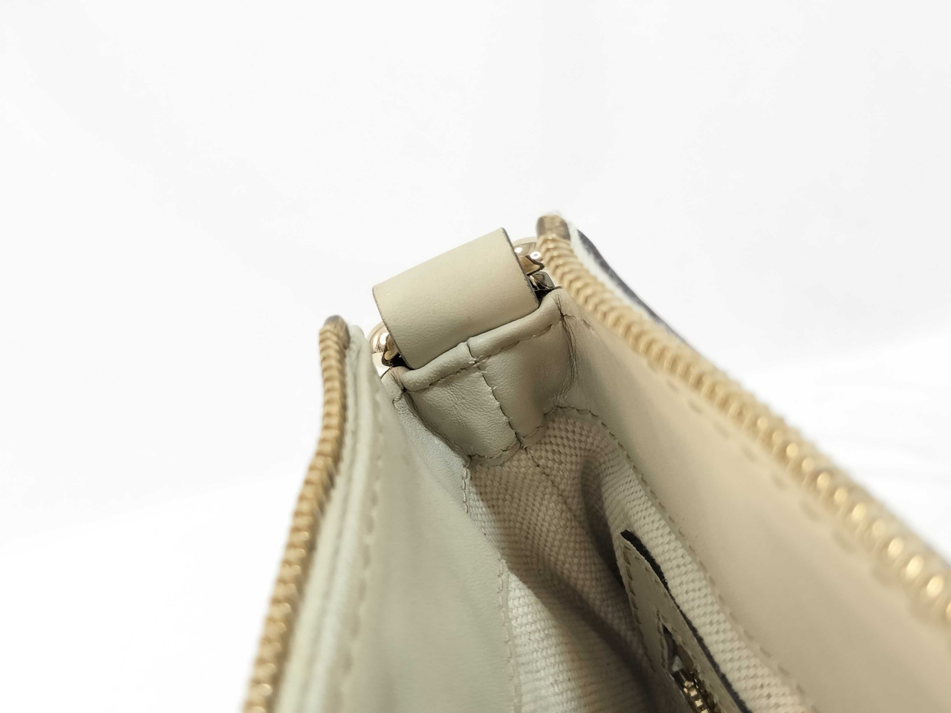 GG Canvas Shoulder Bag — view 9