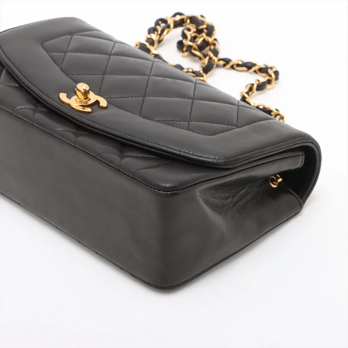 Matelasse Lambskin Single Flap Single Chain Bag Diana Flap Black Gold Hardware — view 3