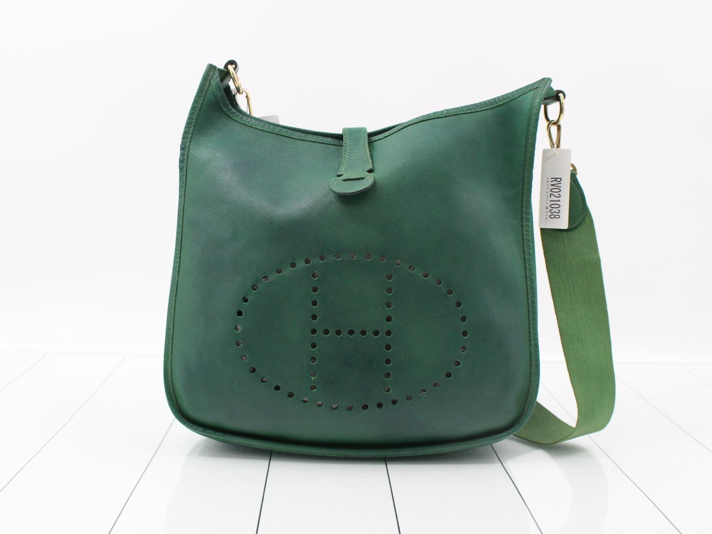 Evelyn 1, size 33, GM, W stamp, Courchevel leather, green, gold hardware.