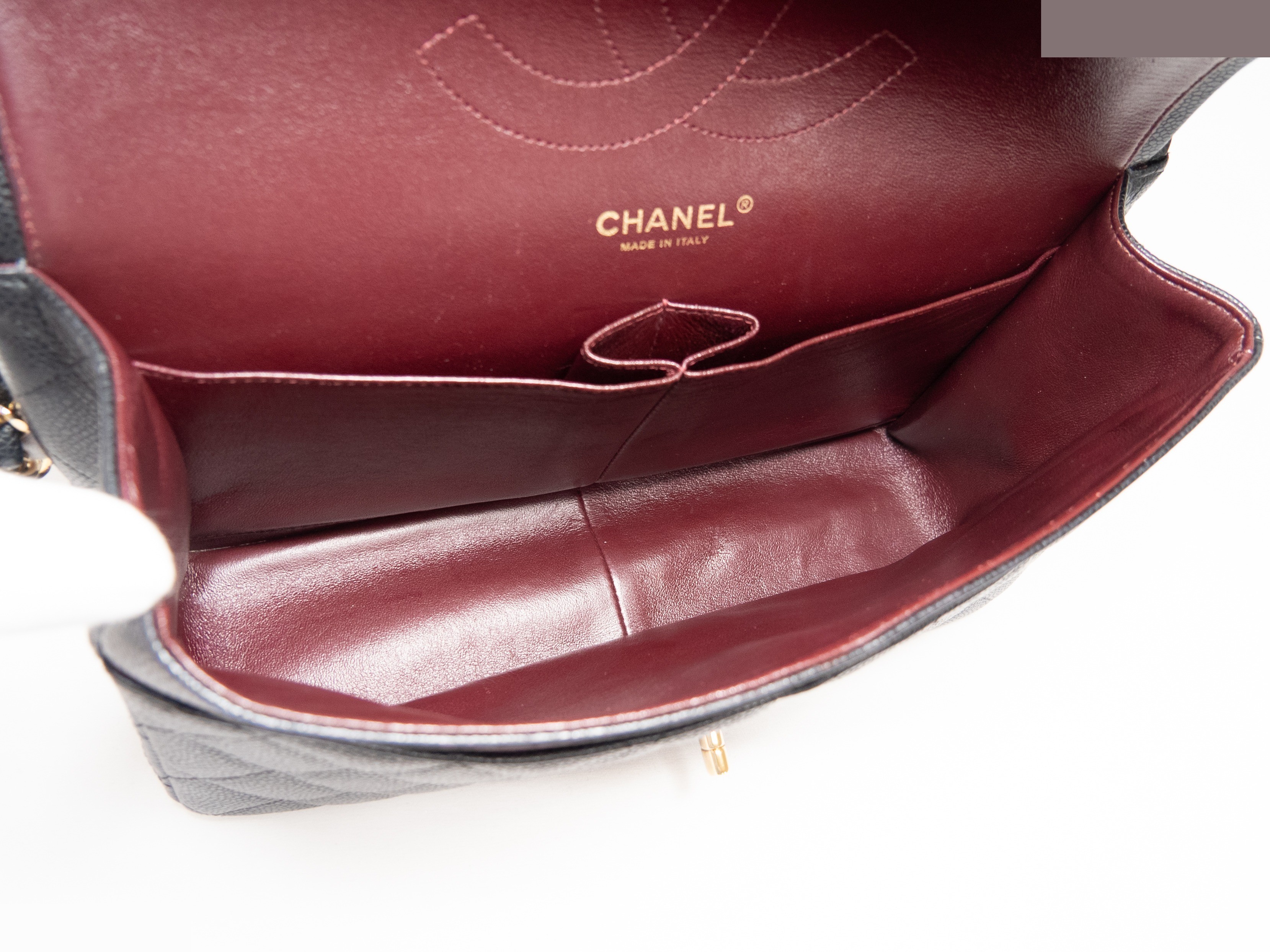 Large Matelassé bag, seal, double flap, double chain, caviar leather. — view 9