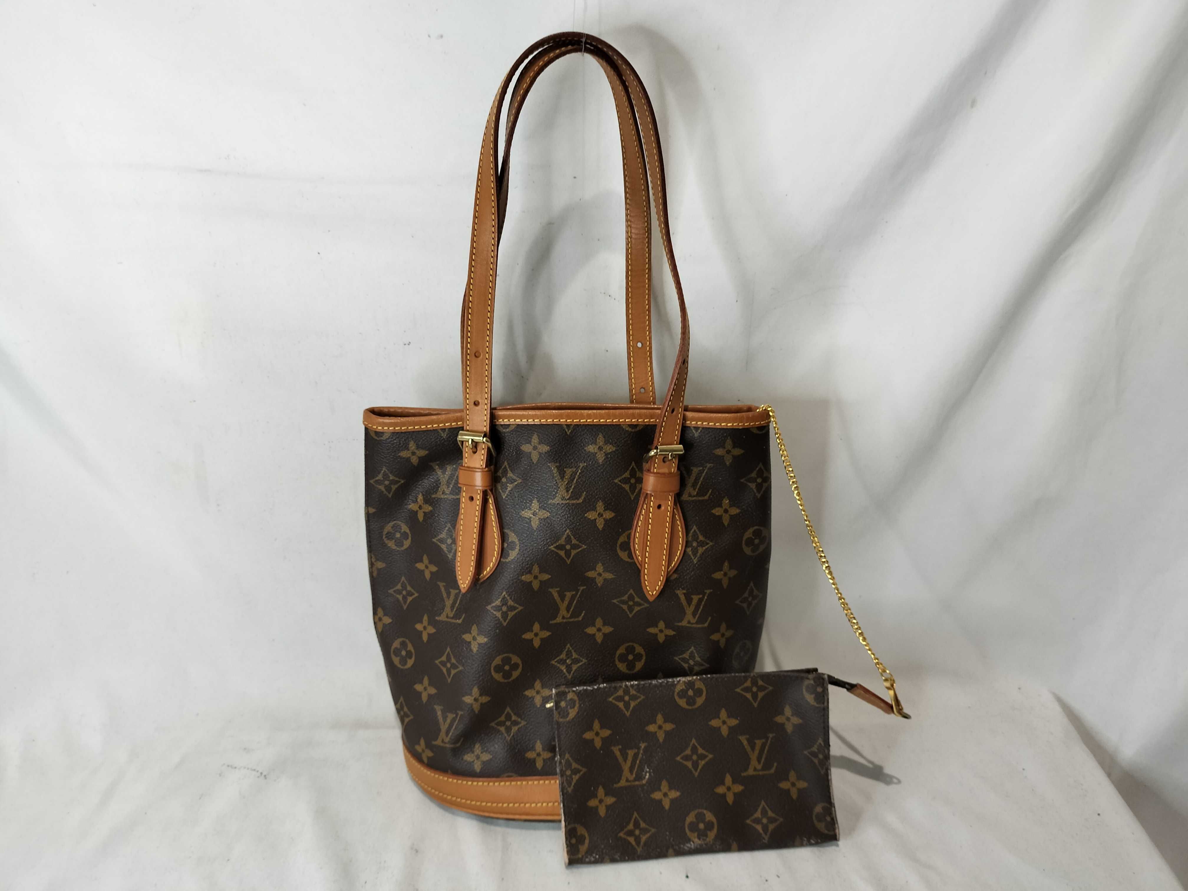 Monogram M42238 Monogram Bucket PM Handbag