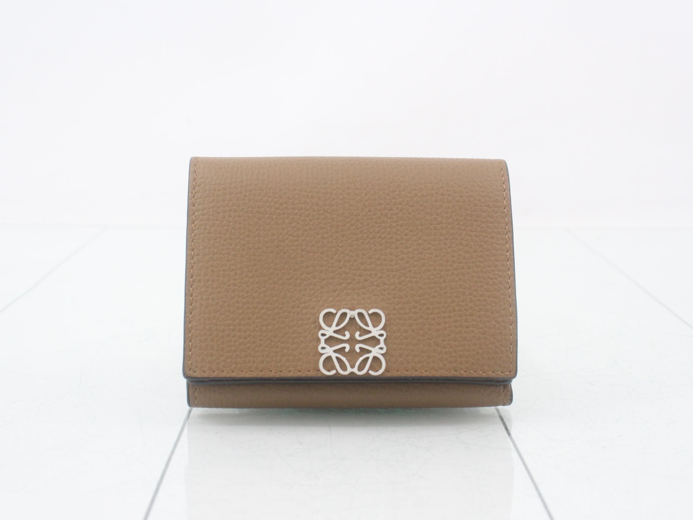 Other lines: Bags & Wallets - Anagram