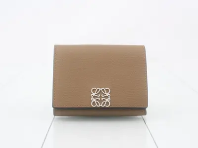Other lines: Bags & Wallets - Anagram