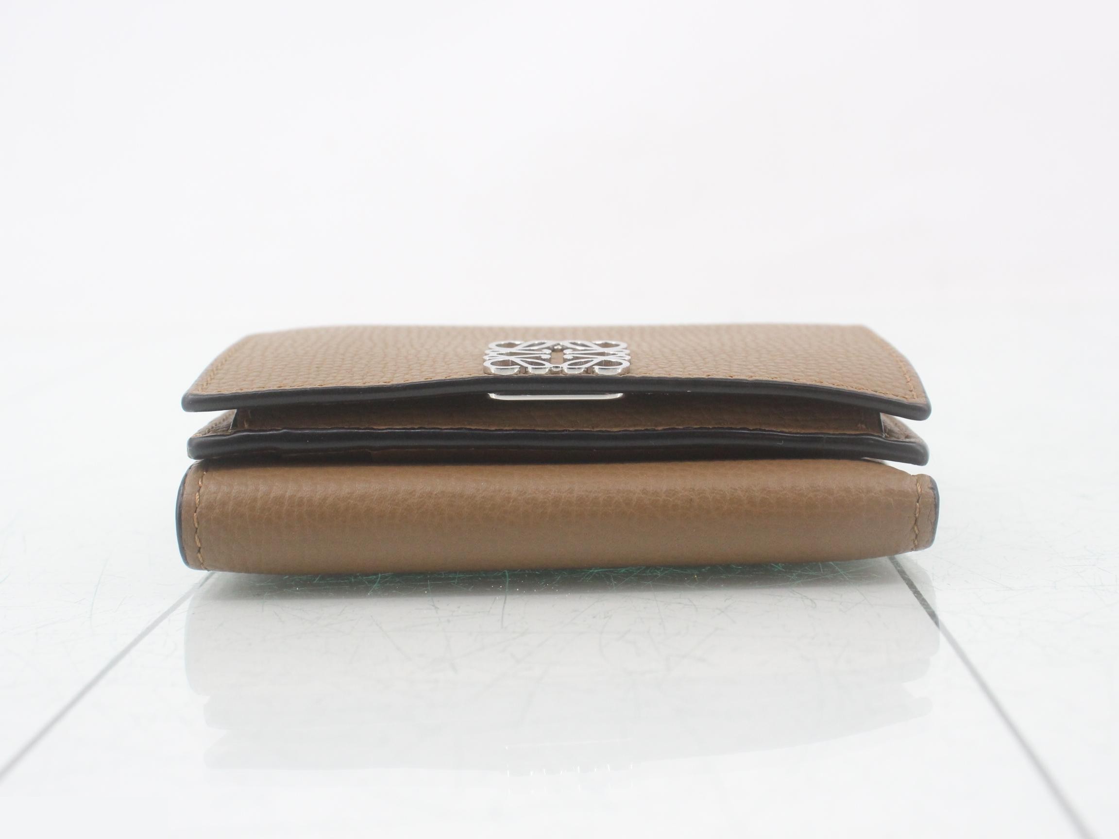 Other lines: Bags & Wallets - Anagram — view 3