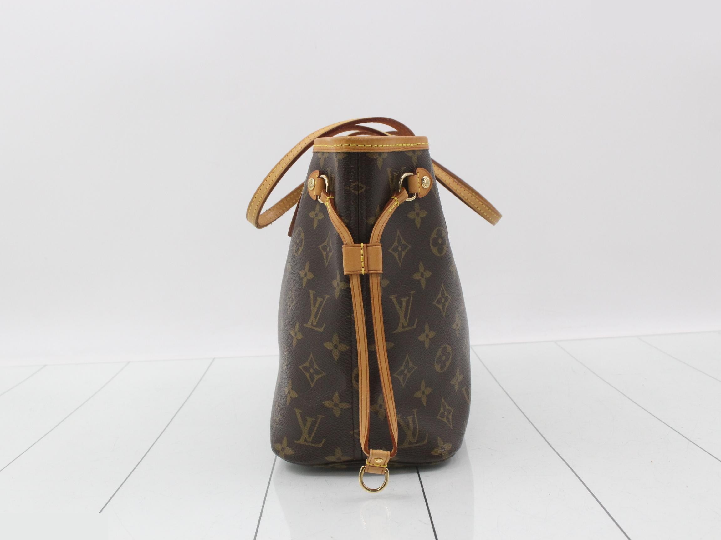 handbag — view 3