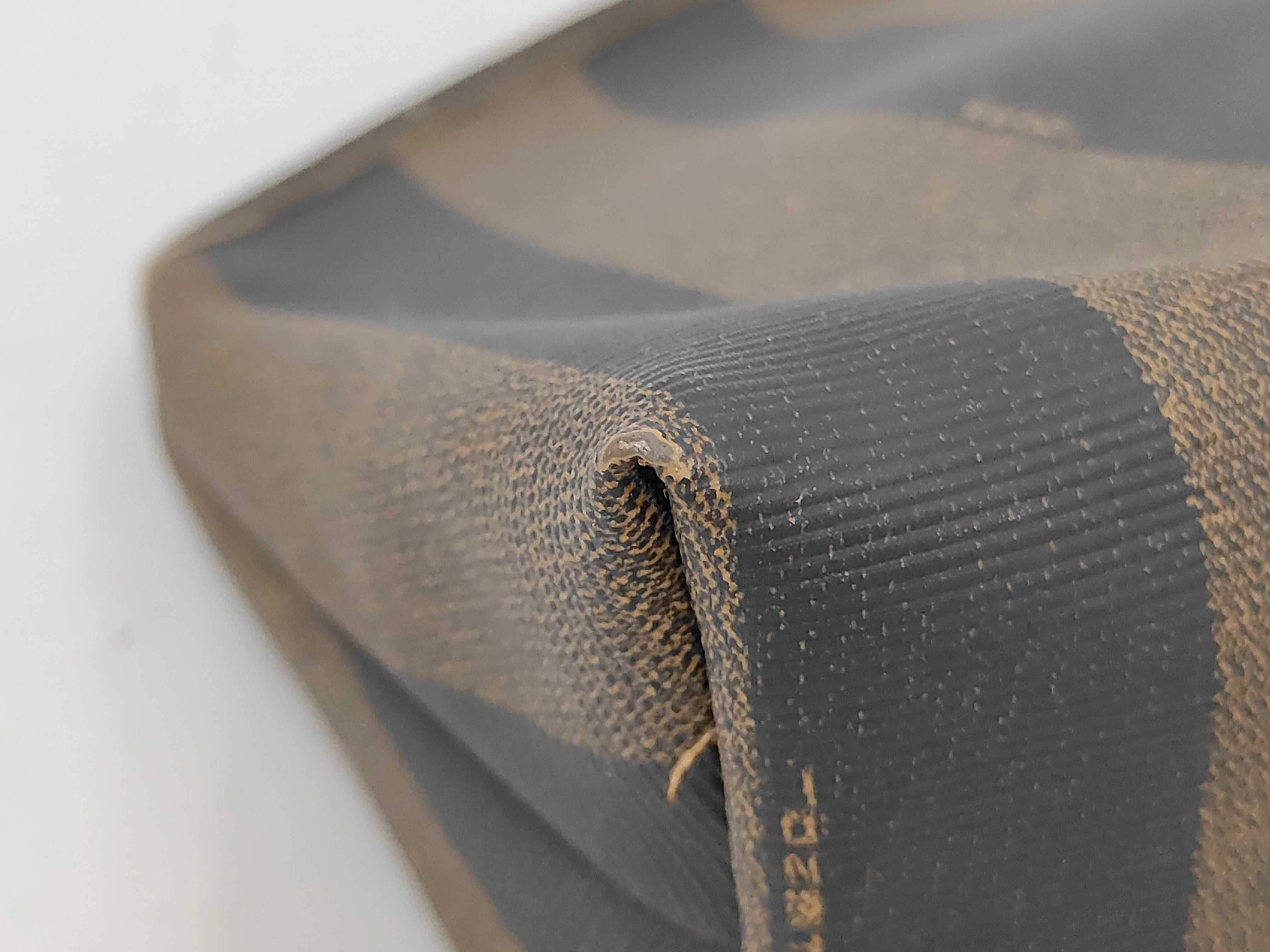 Pouch — view 3