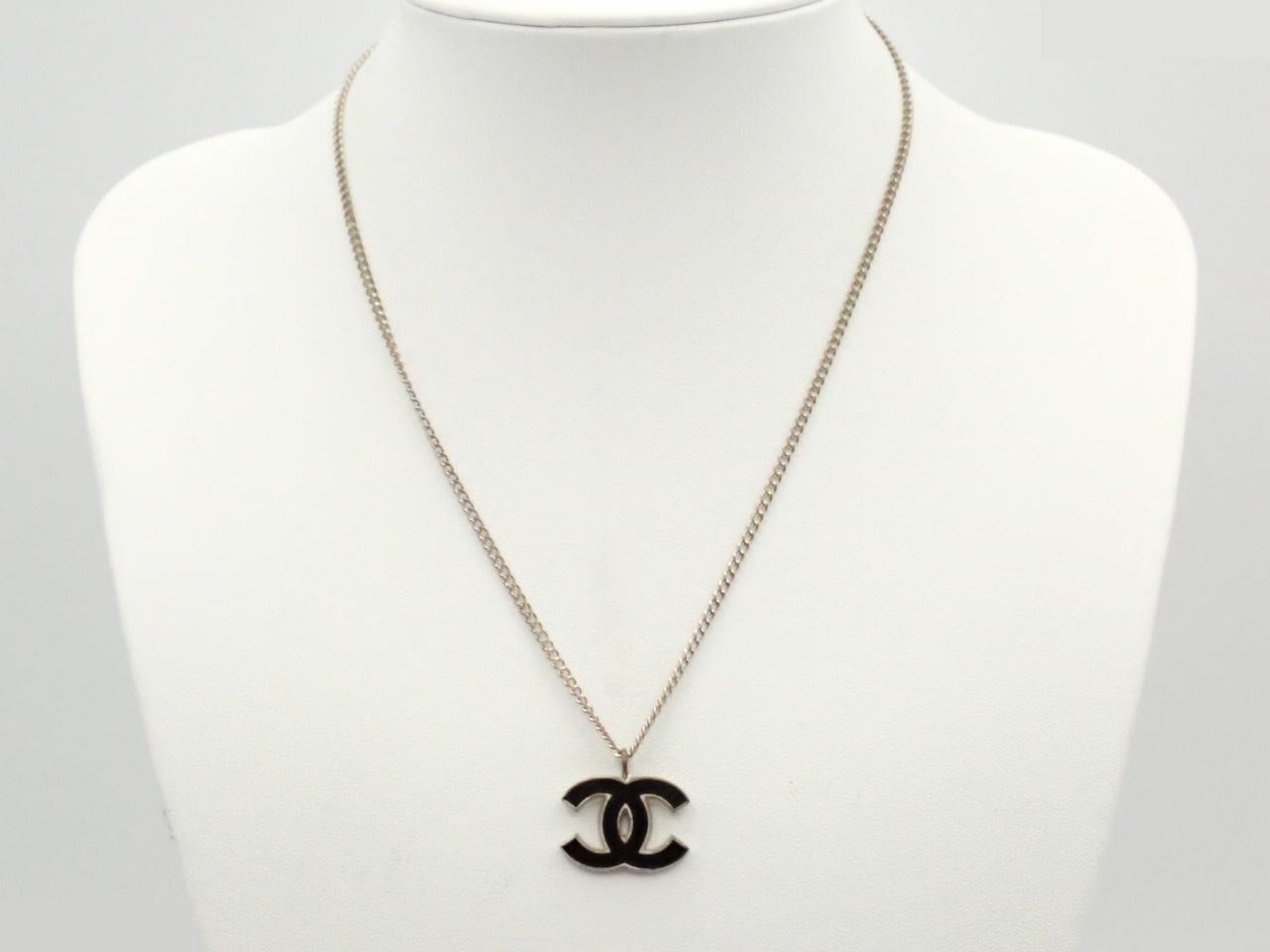 Necklace with Coco Mark design, black, chain approximately 42cm long. — view 3