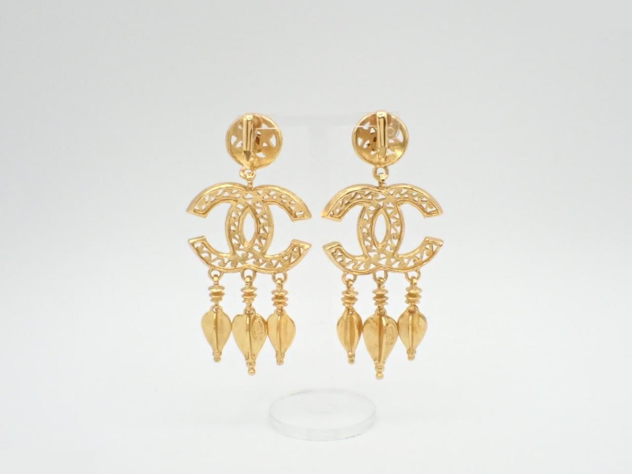 earrings — view 2
