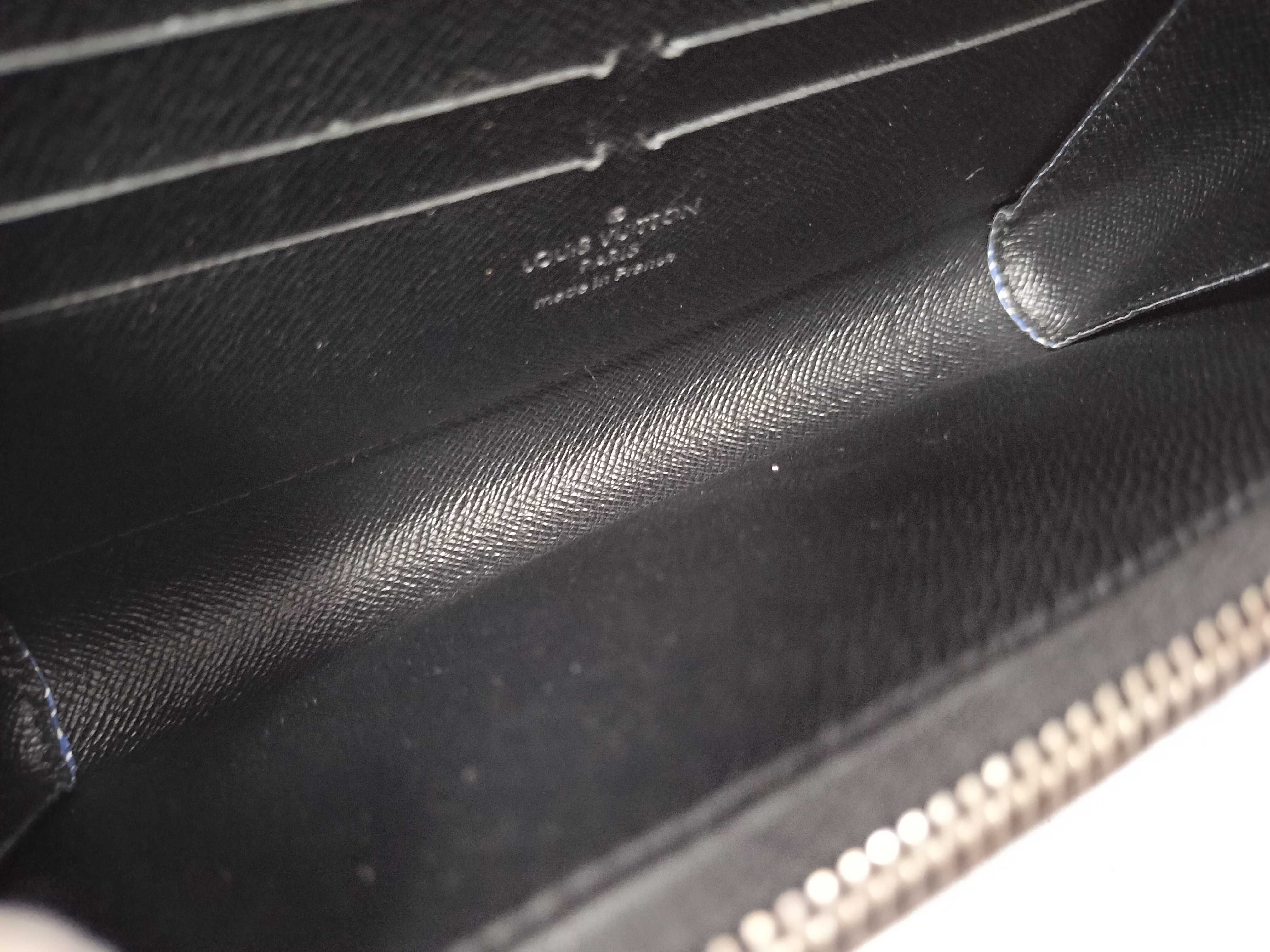 Twist MM Epi Denim Leather Shoulder Bag — view 9