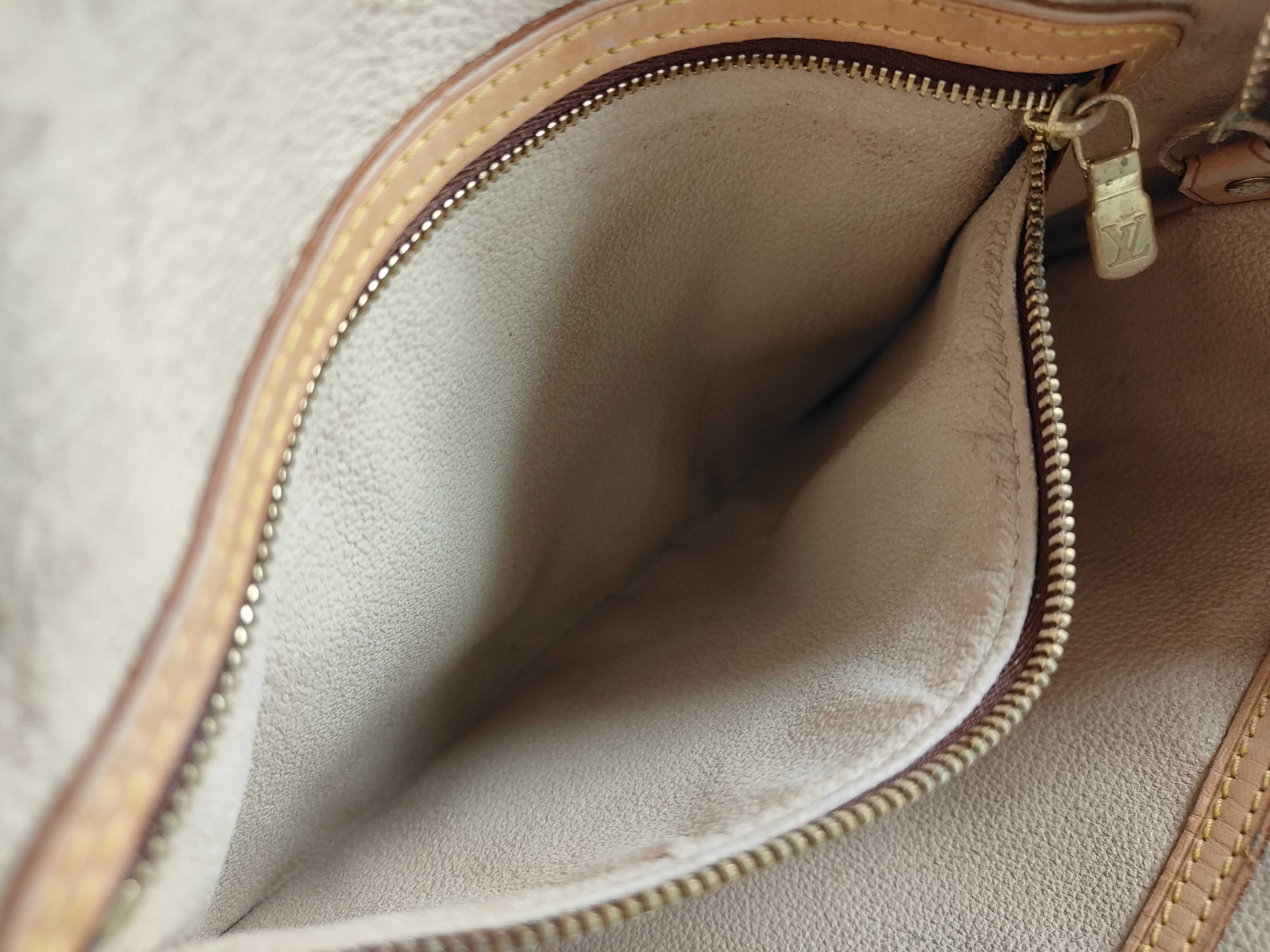 Monogram Vuitton Bucket GM M42237 Shoulder Bag — view 13