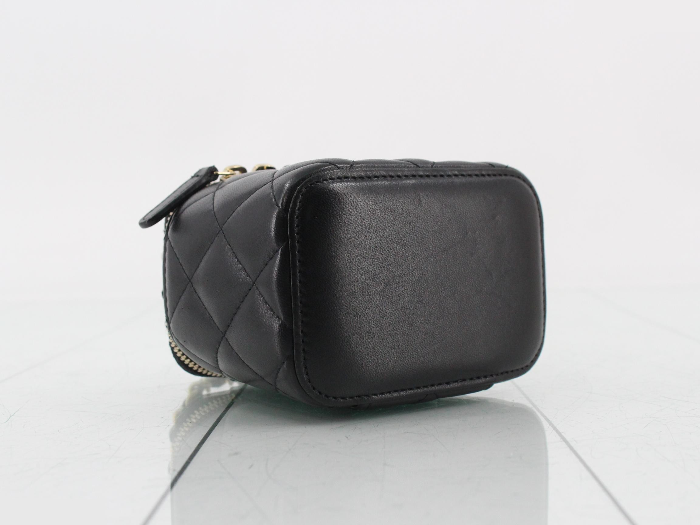 Matelassé Vanity Handbag / Chain Shoulder Bag (2-way) — view 5