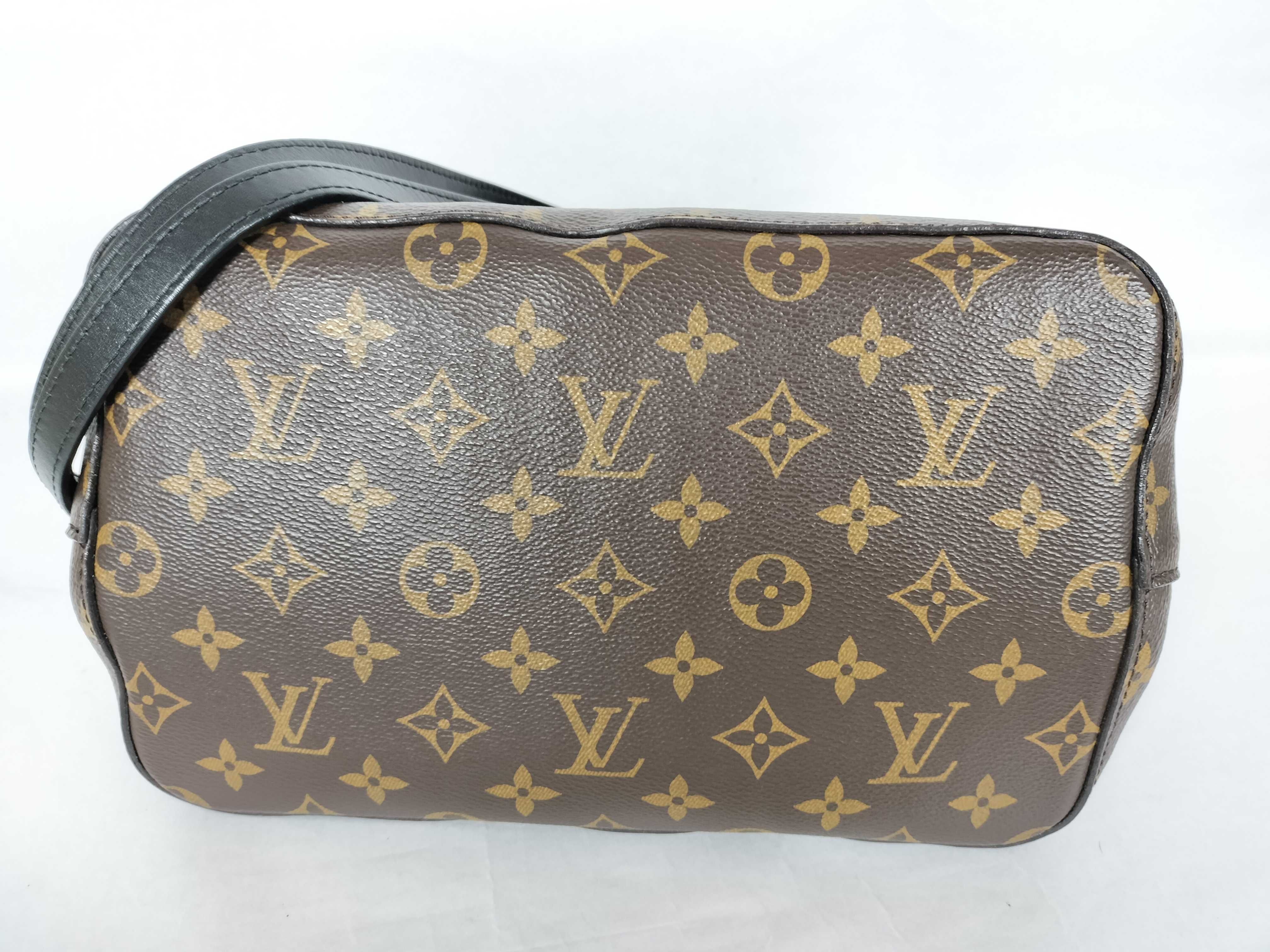 Monogram NeoNoe Gold Monogram IC Shoulder Bag — view 11