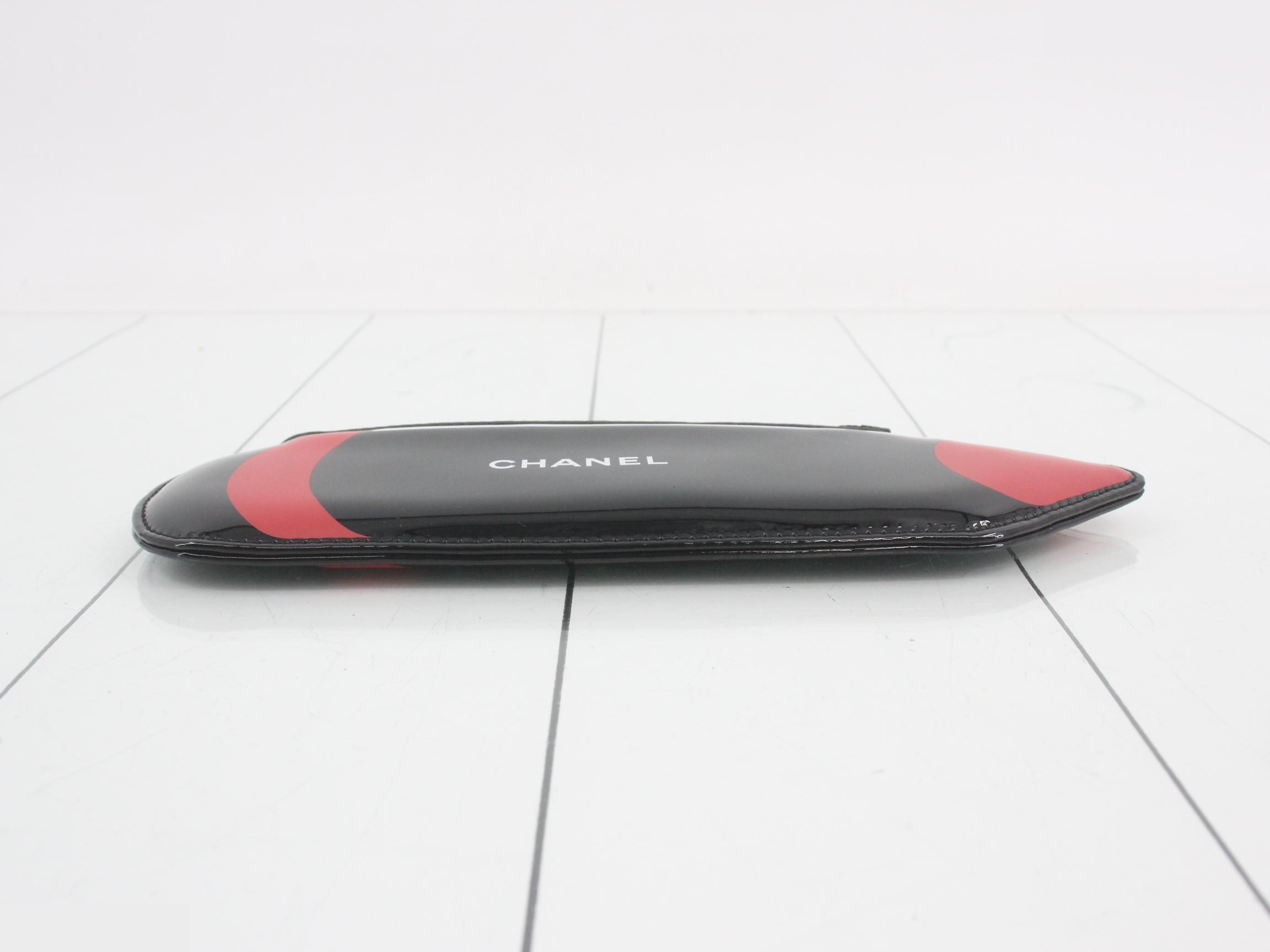 pouch — view 3