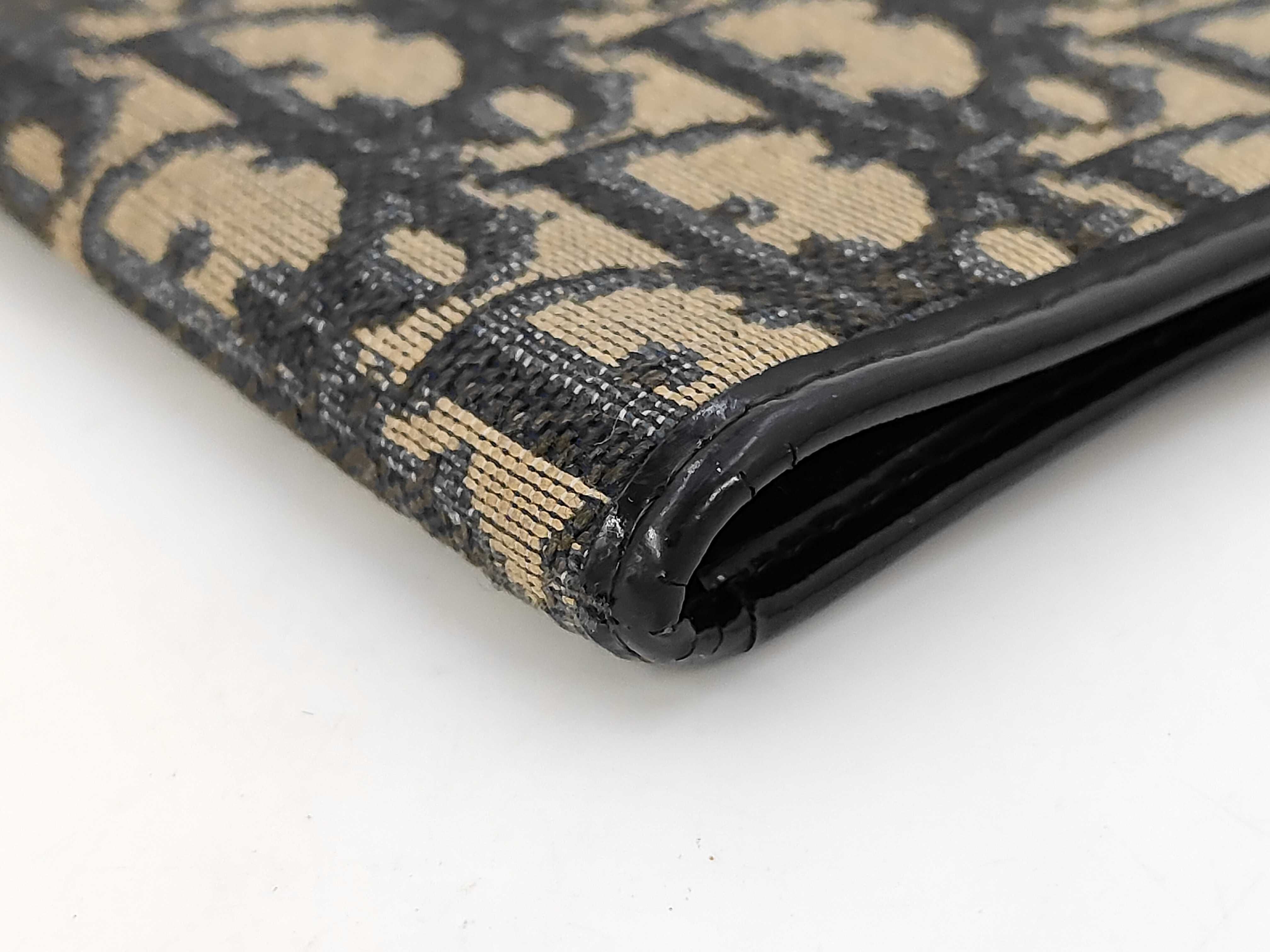 wallet — view 4