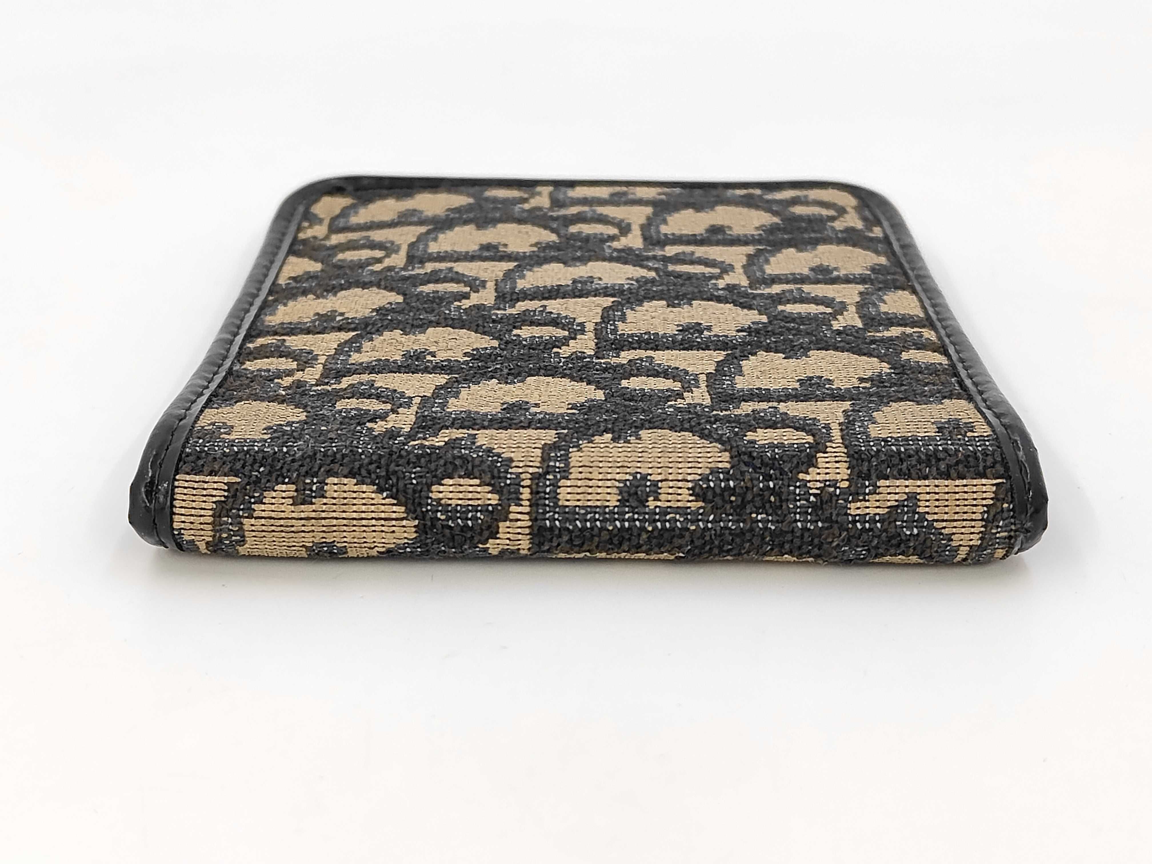 wallet — view 5