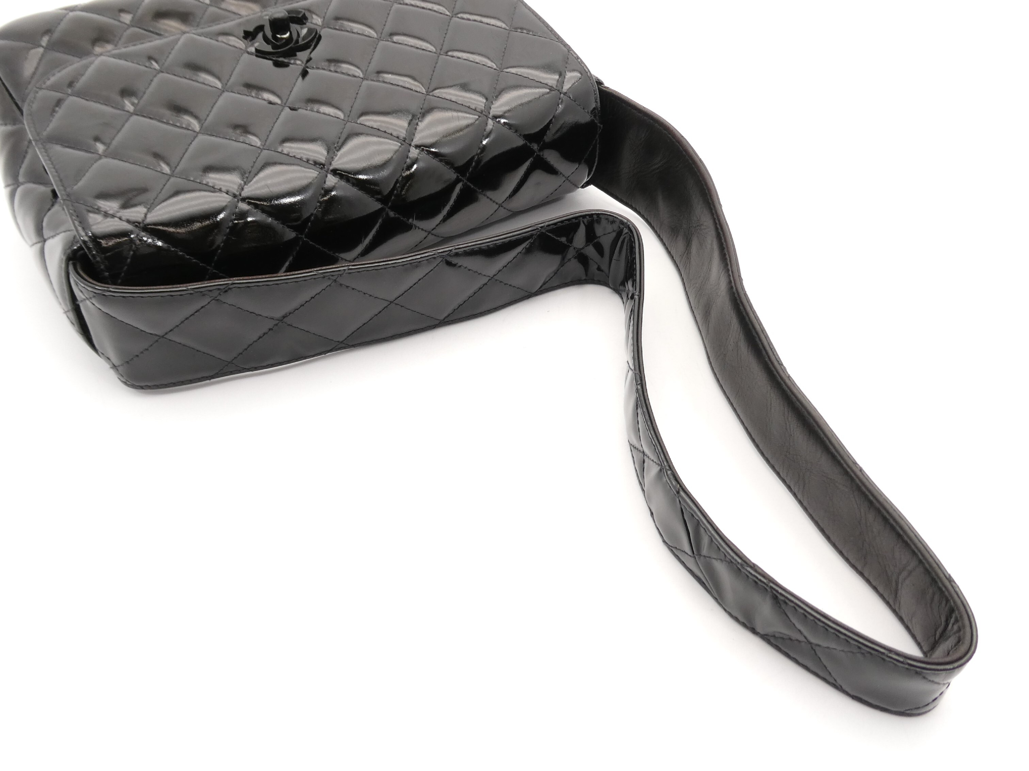 Matelassé Coco Mark Enamel Shoulder Bag — view 6