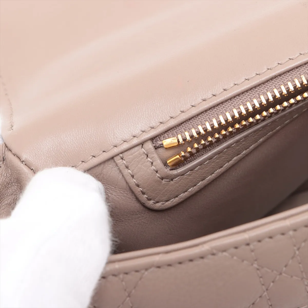 Cannage Caro Leather Chain Shoulder Bag Beige — view 13