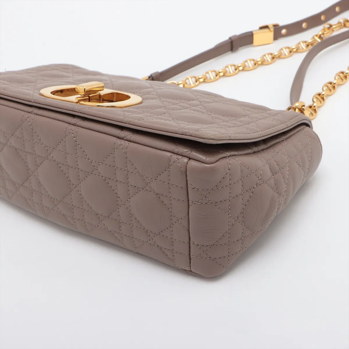 Cannage Caro Leather Chain Shoulder Bag Beige — view 3