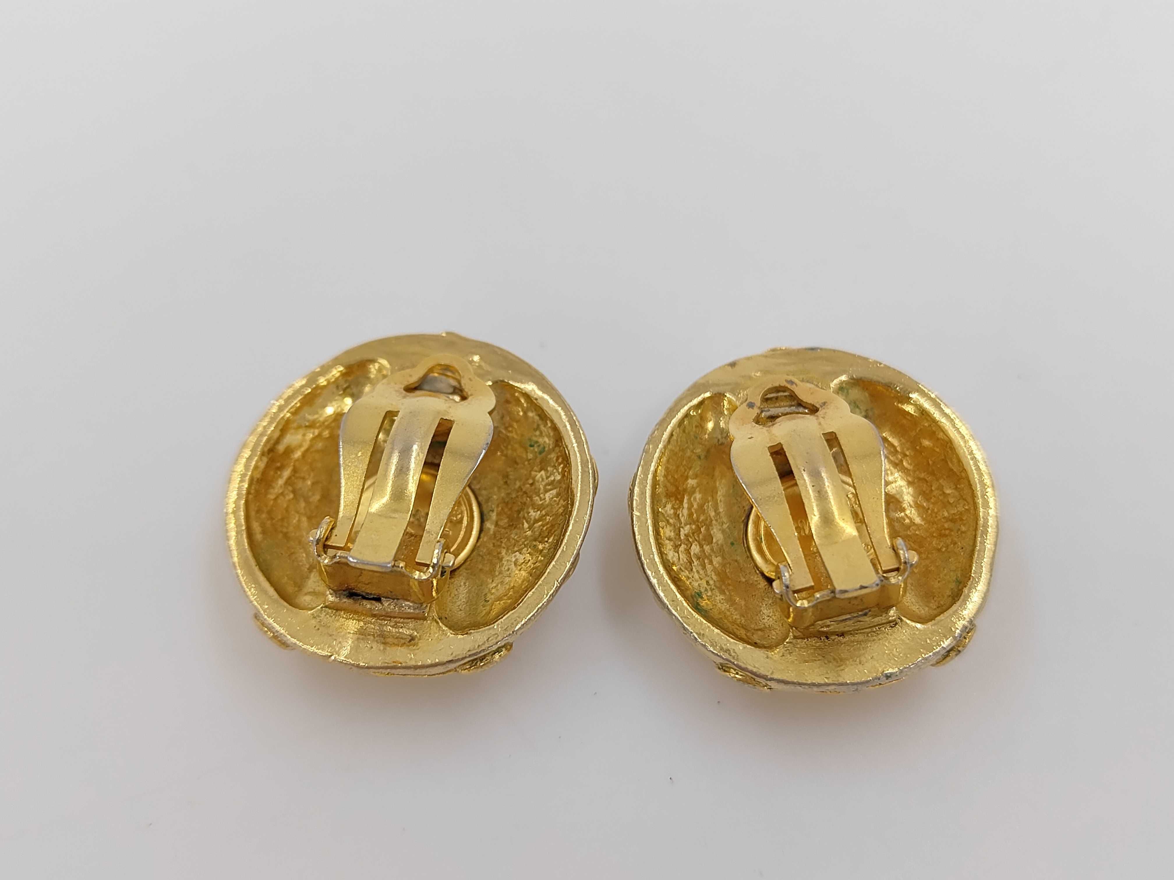 earrings, flower design, gold earrings — view 2