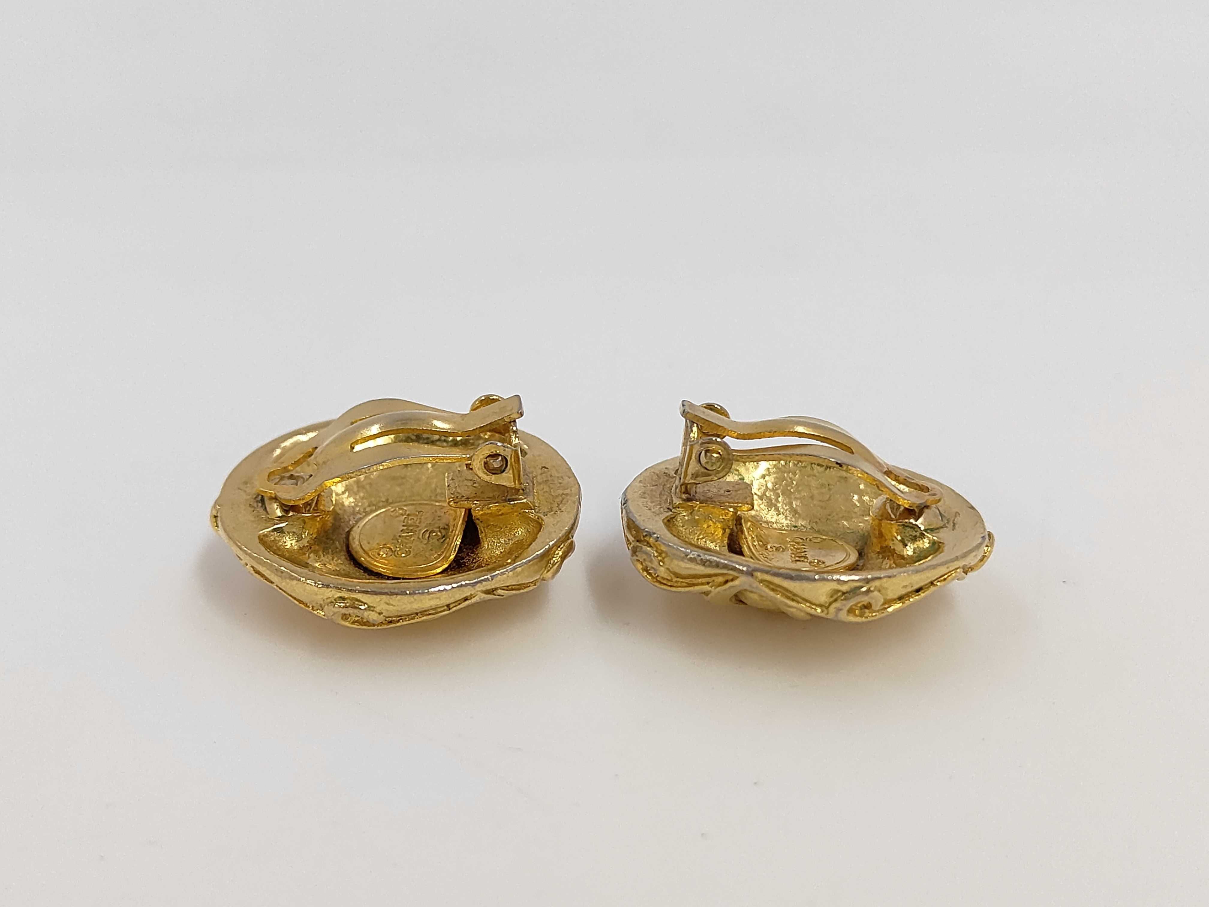 earrings, flower design, gold earrings — view 3