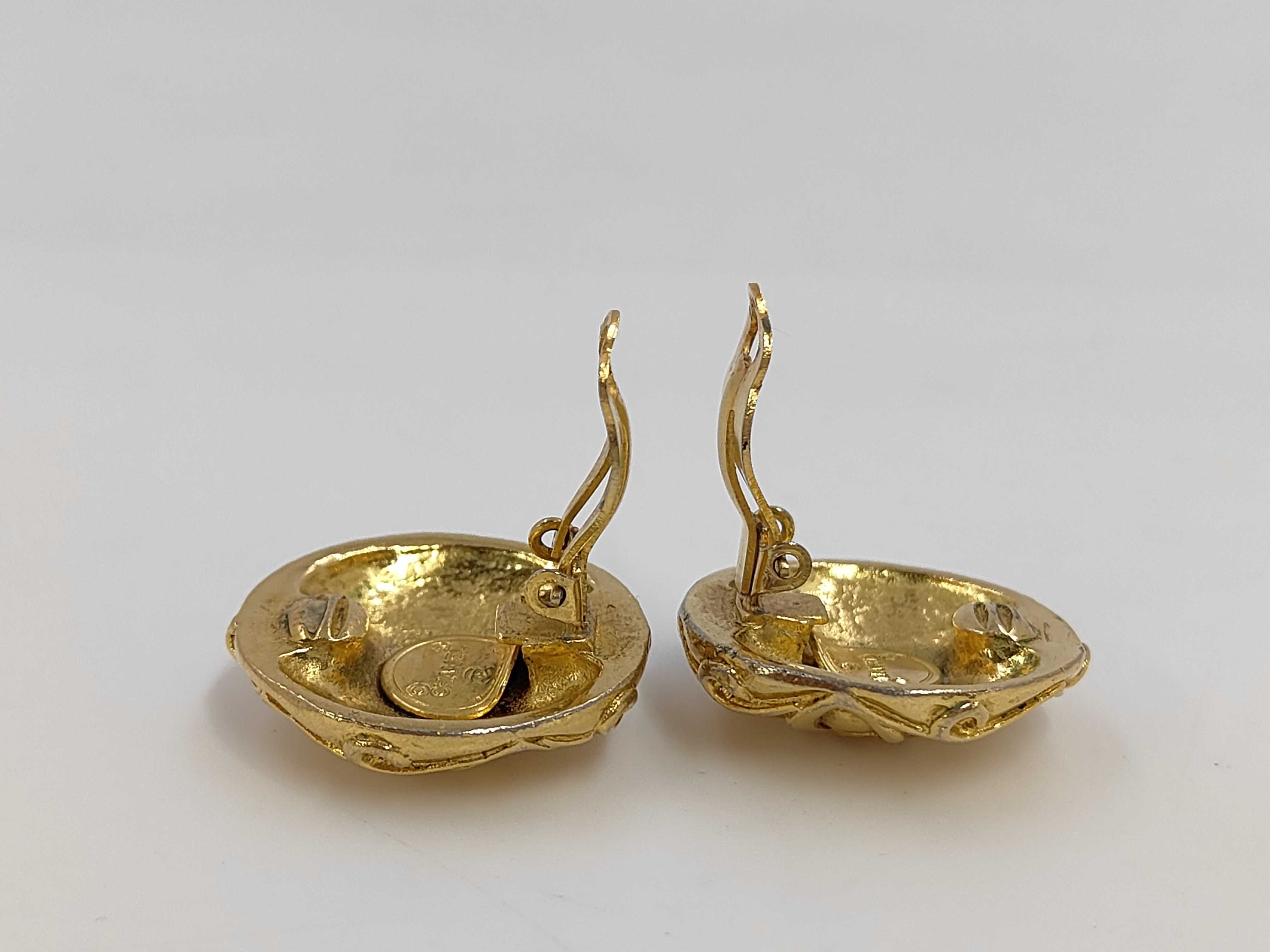 earrings, flower design, gold earrings — view 4