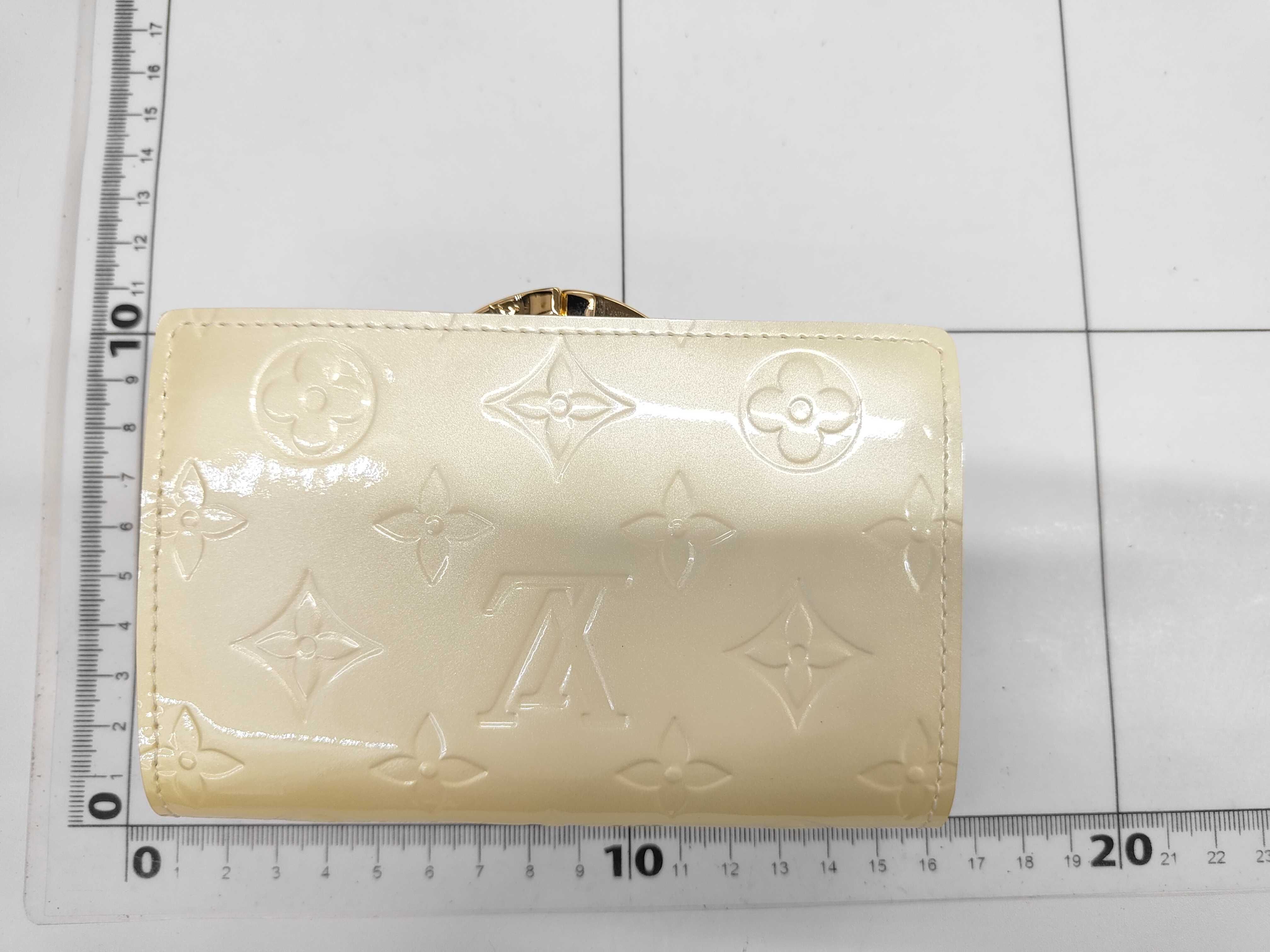 Folding Wallet / Enamel Wallet — view 2