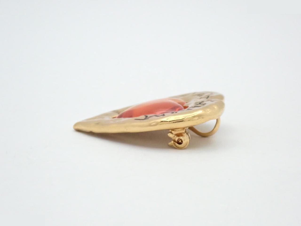 Heart brooch — view 3