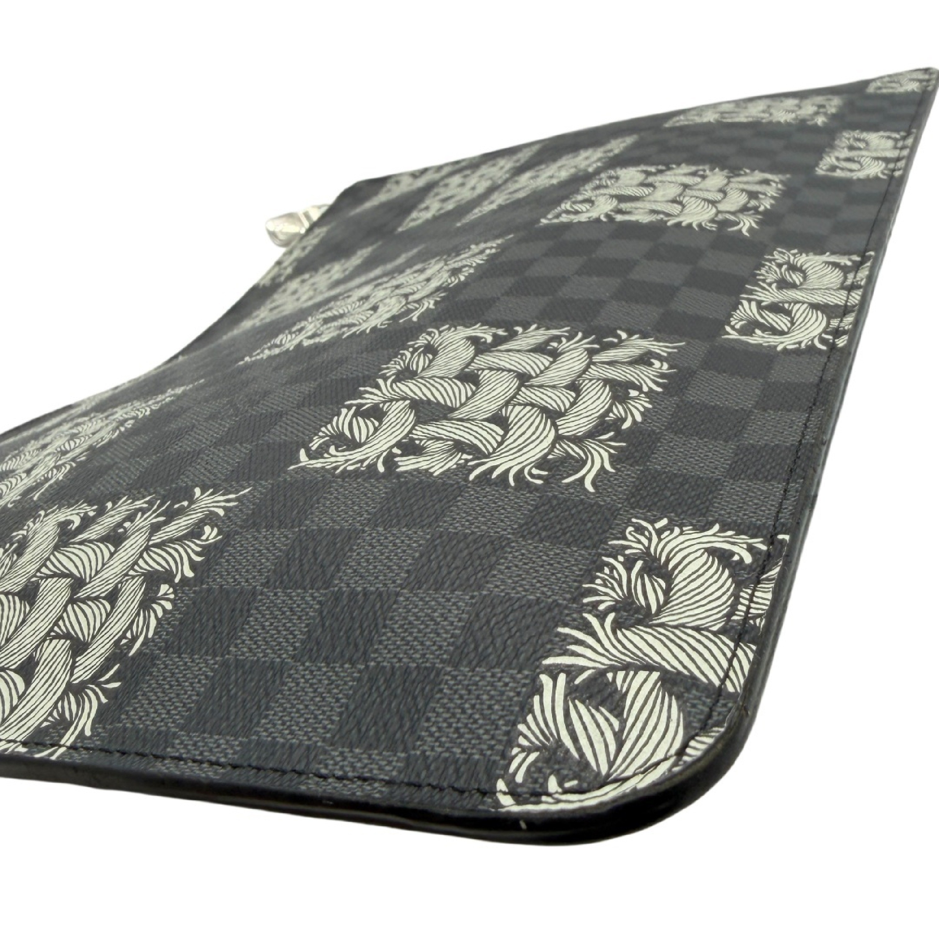 Damier Graphite Pochette Jour GM Clutch Bag — view 4