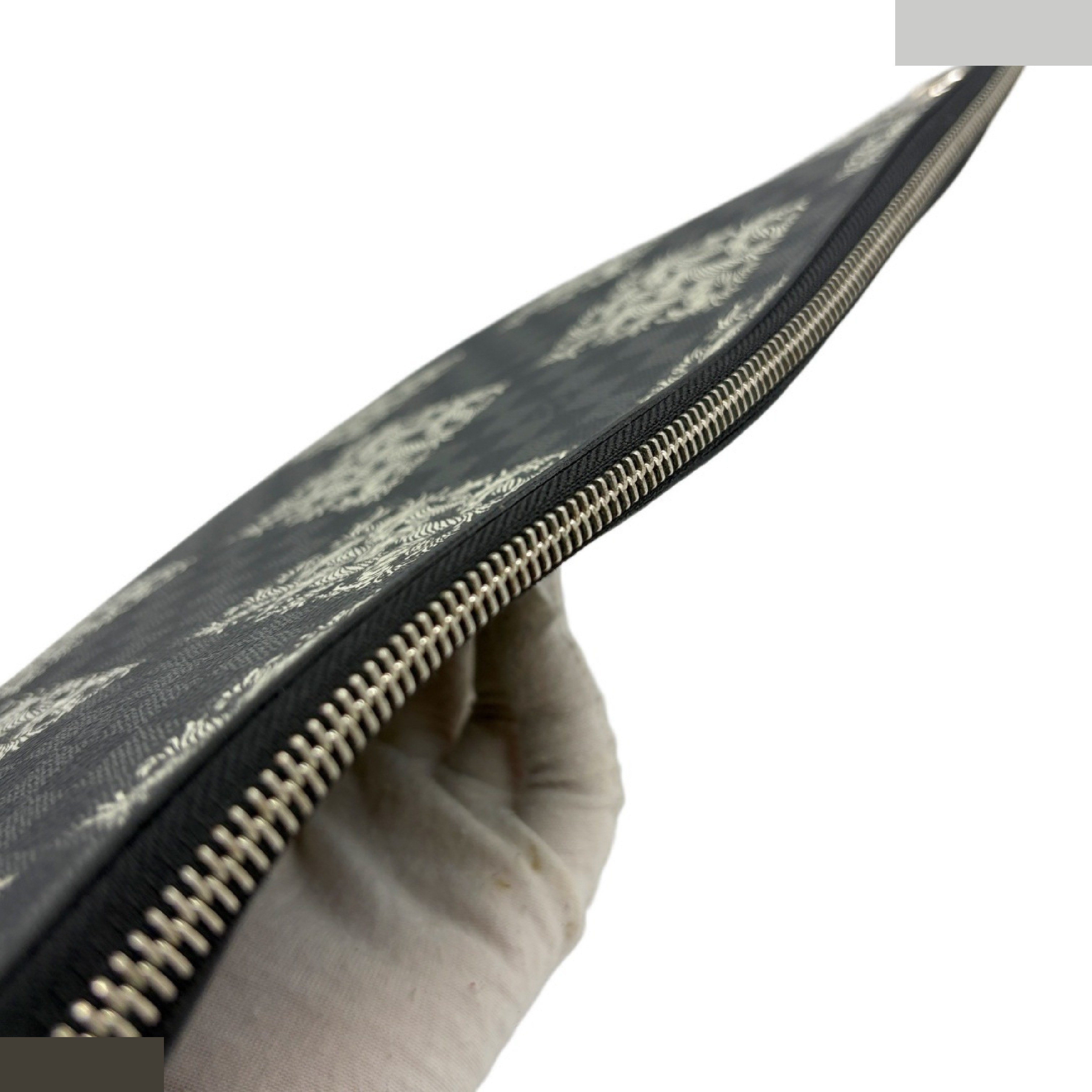 Damier Graphite Pochette Jour GM Clutch Bag — view 8