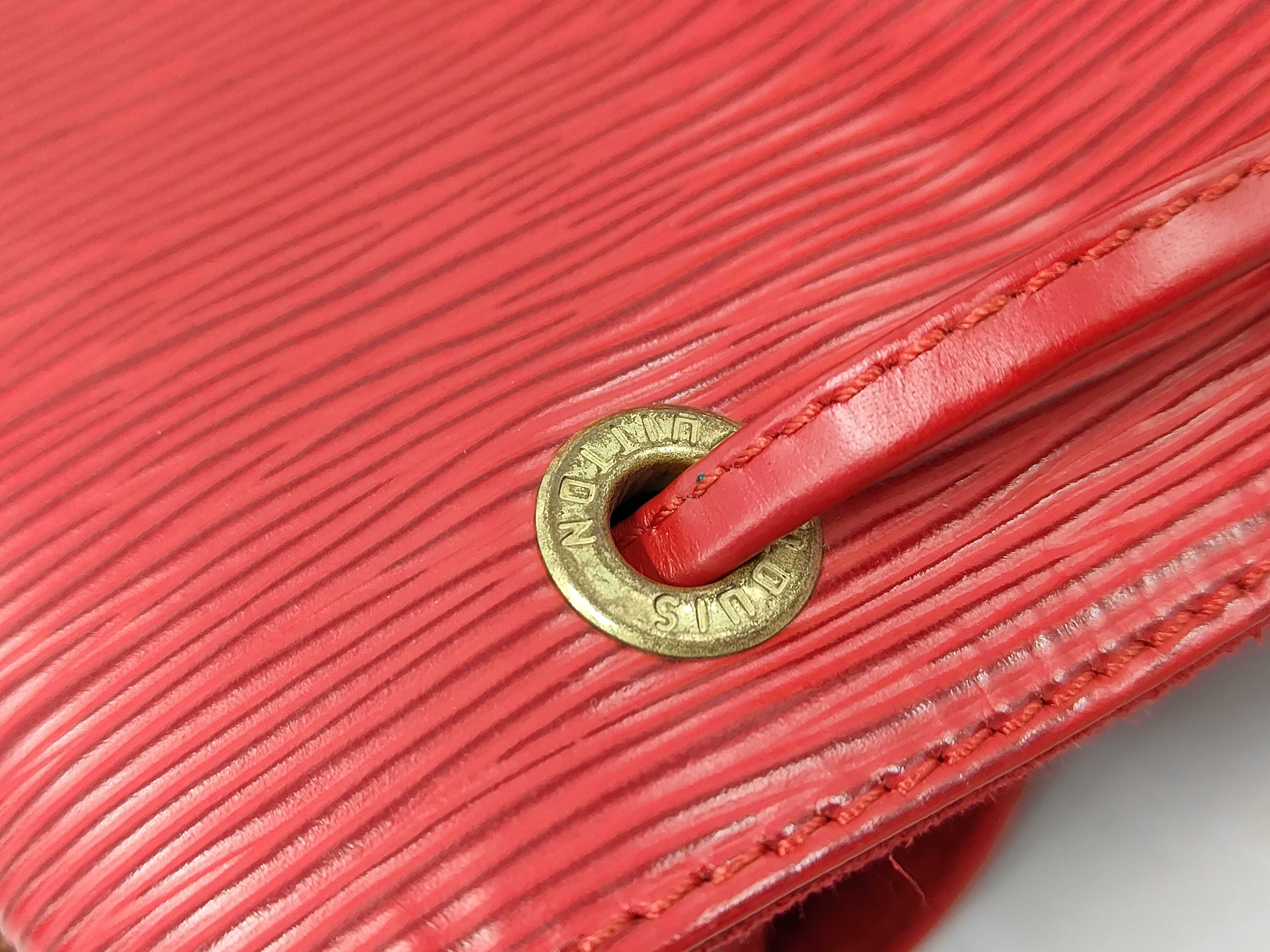 M44107 Petit Noé Calfskin RED GOLD Epi AR0956 Shoulder Bag — view 10
