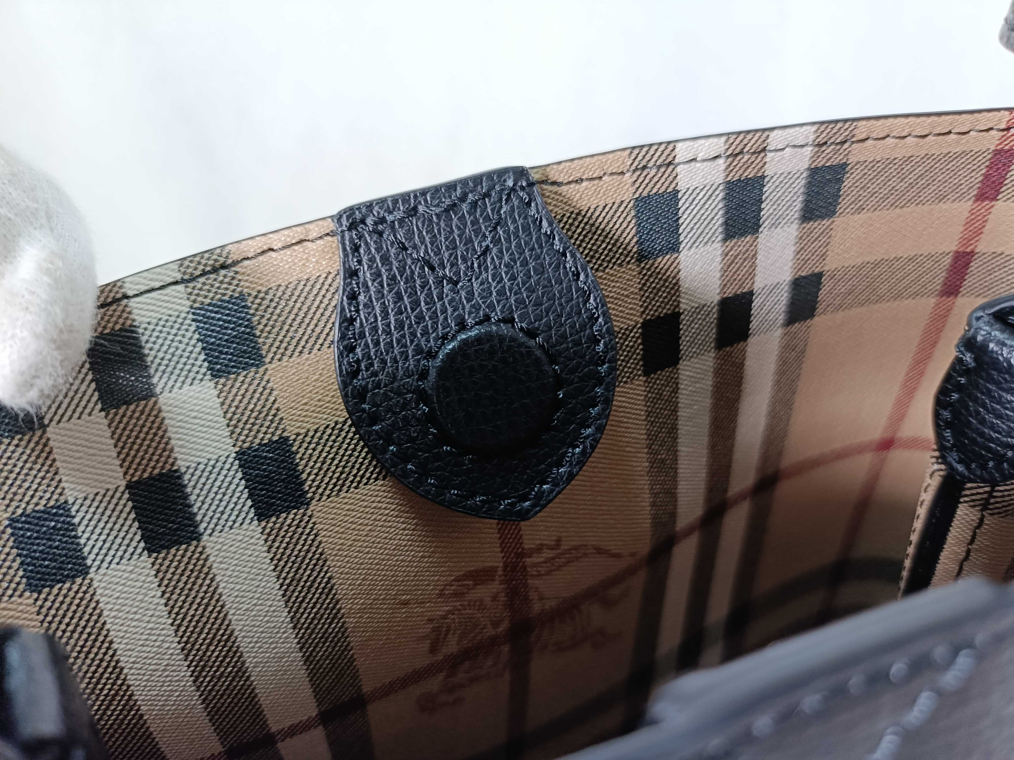 Bucket Tote Nova Check Shoulder Bag — view 12