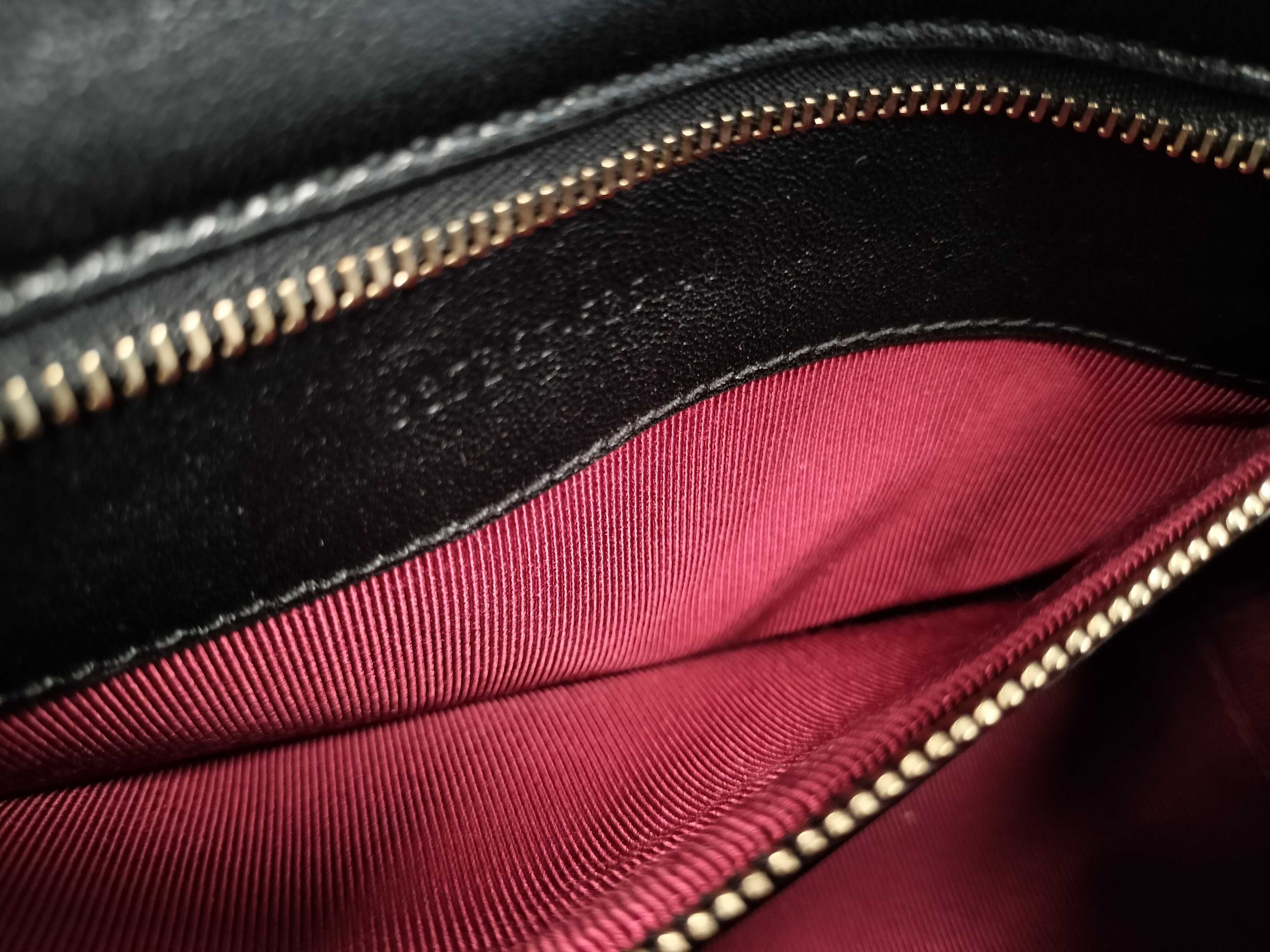 GG Marmont Shoulder Bag — view 11