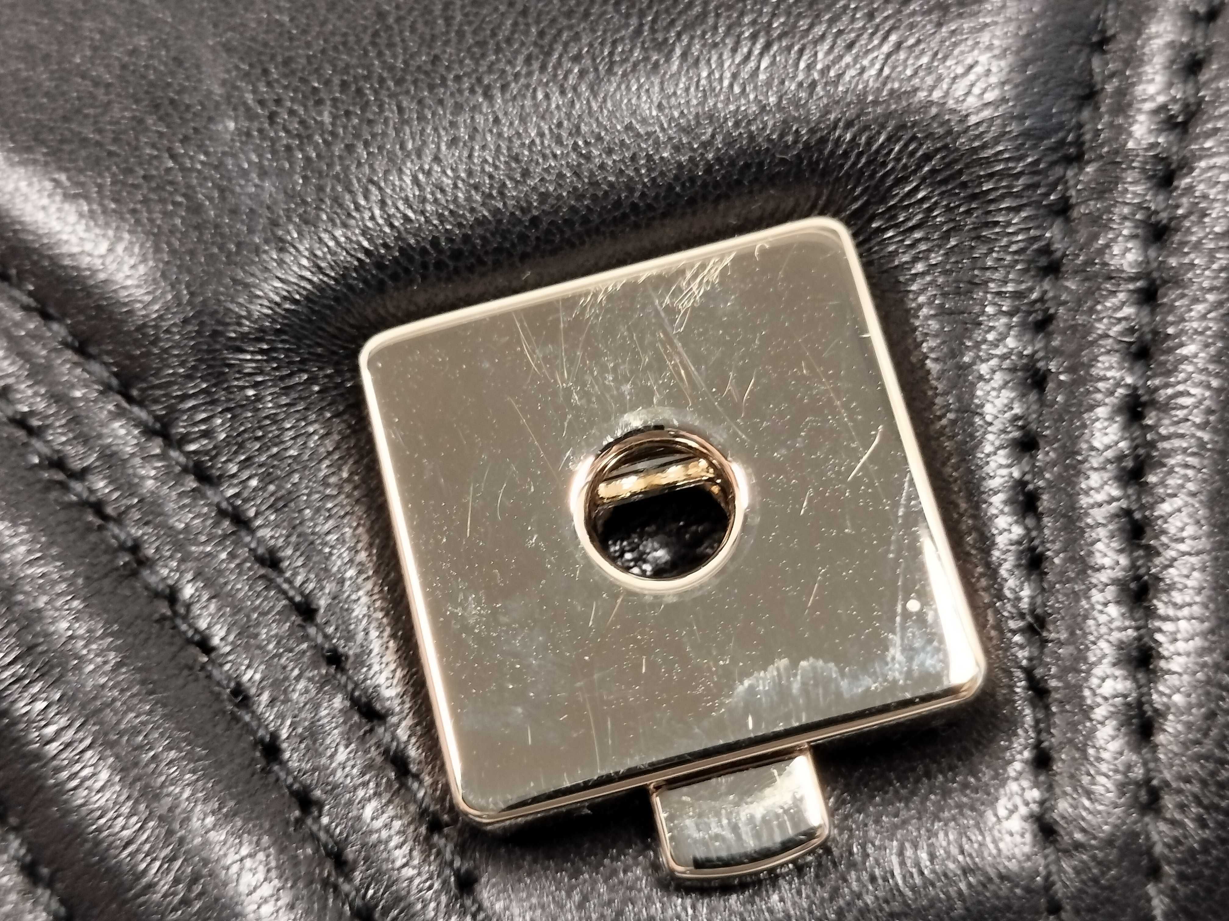 GG Marmont Shoulder Bag — view 13