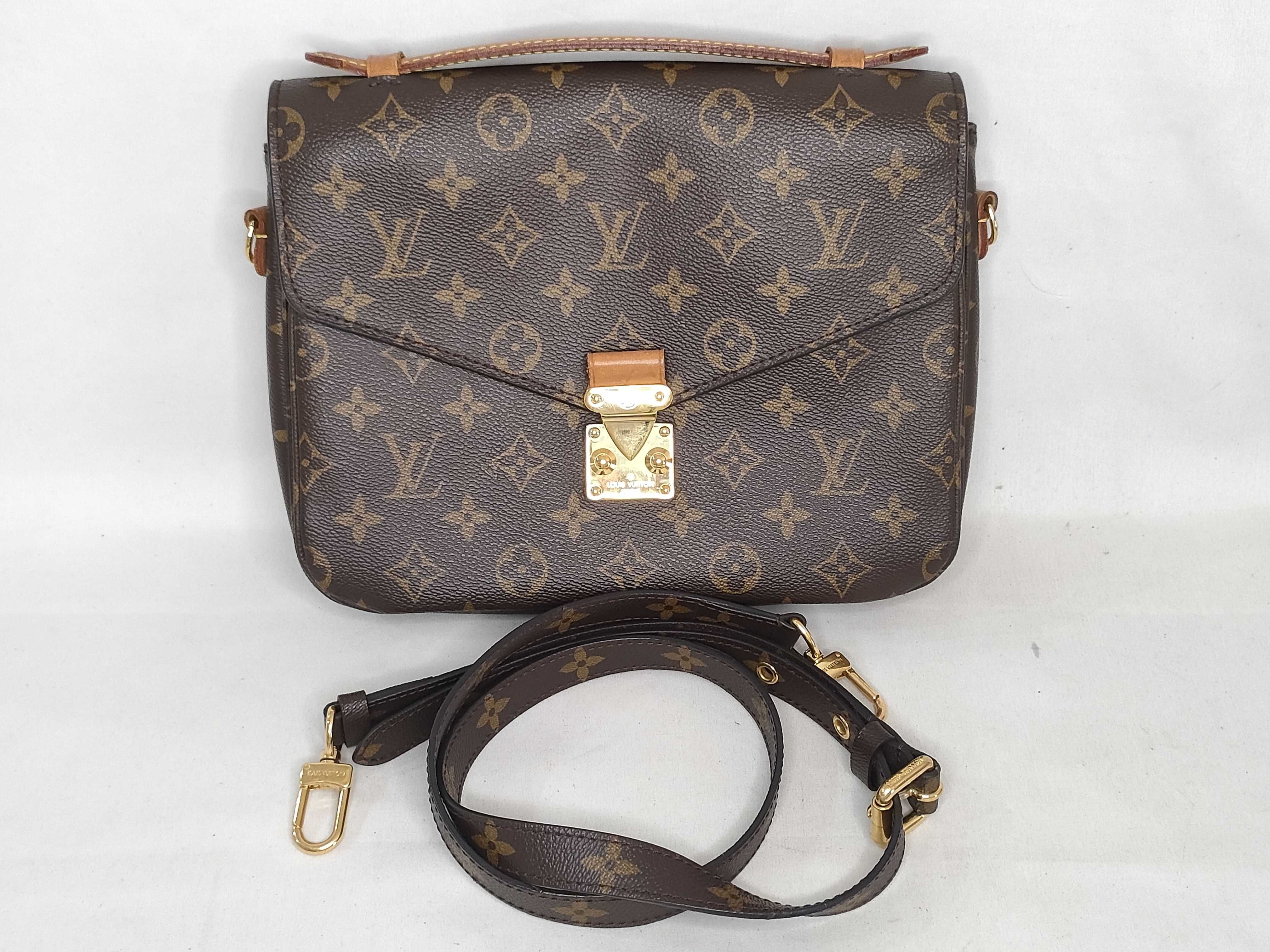 Monogram LV Monogram Messenger Handbag