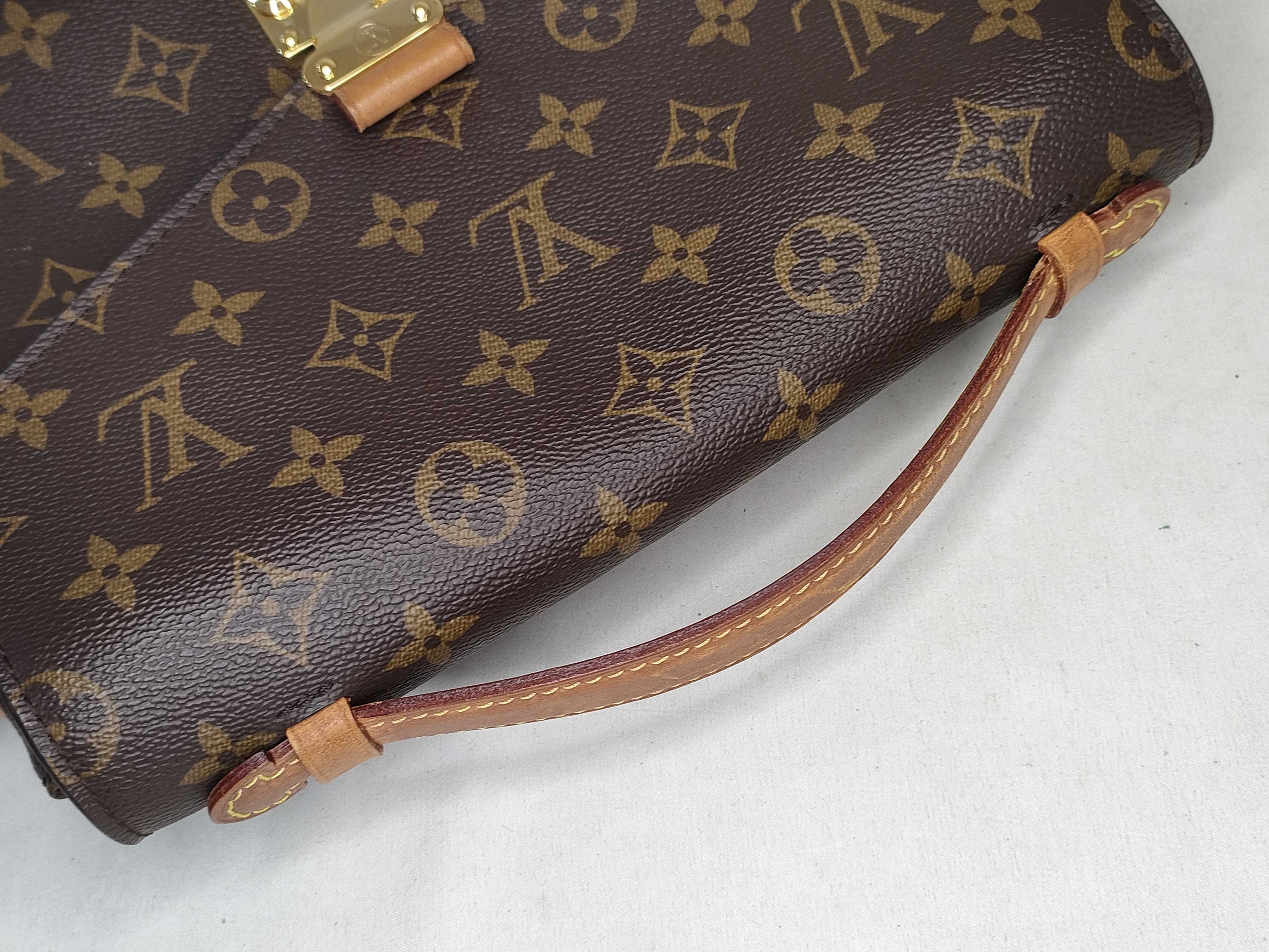 Monogram LV Monogram Messenger Handbag — view 3