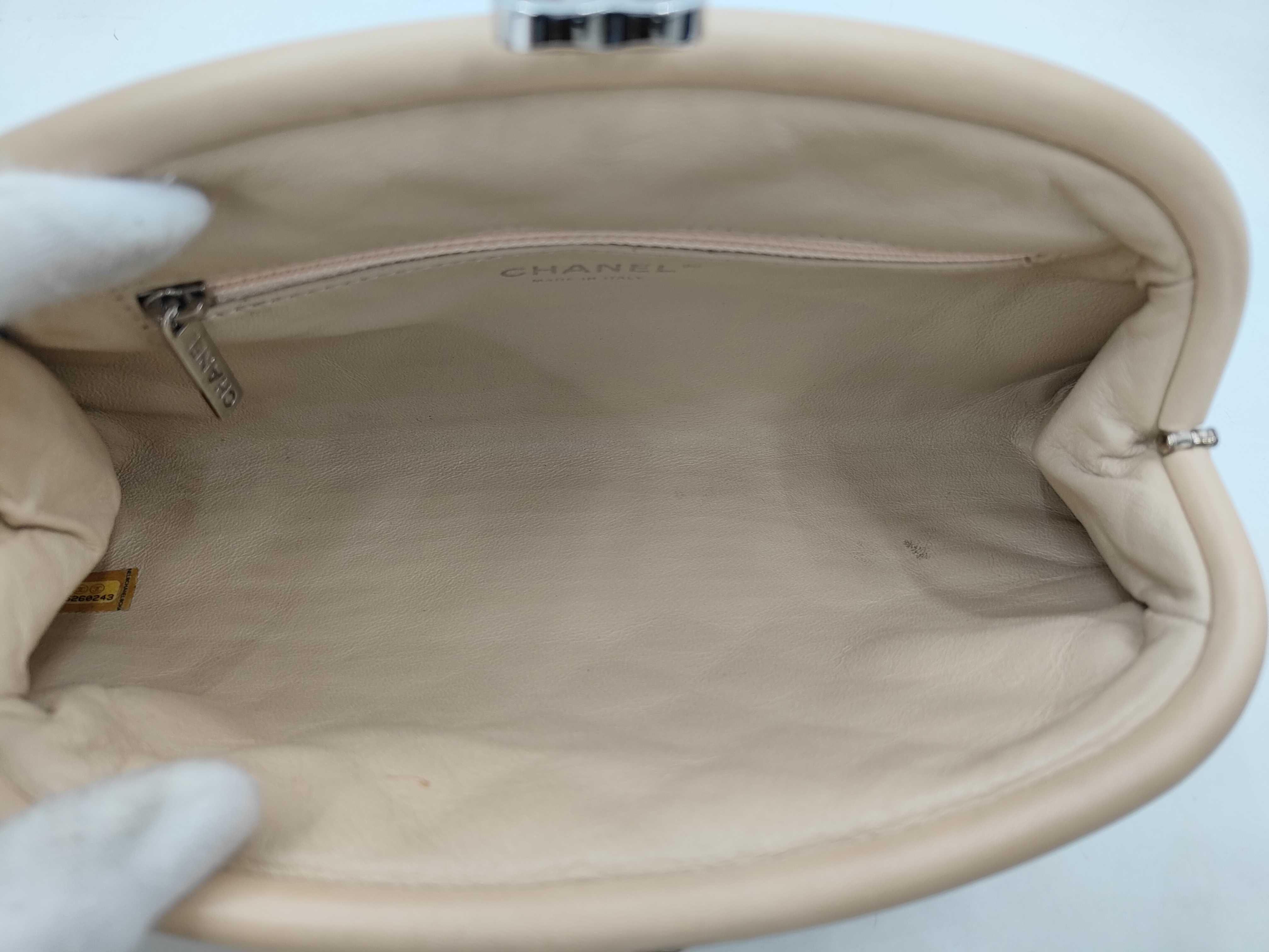 ID- Matelasse Cow Skin Clutch bag Beige Silver Metal fittings #15260243 Clutch bag — view 5