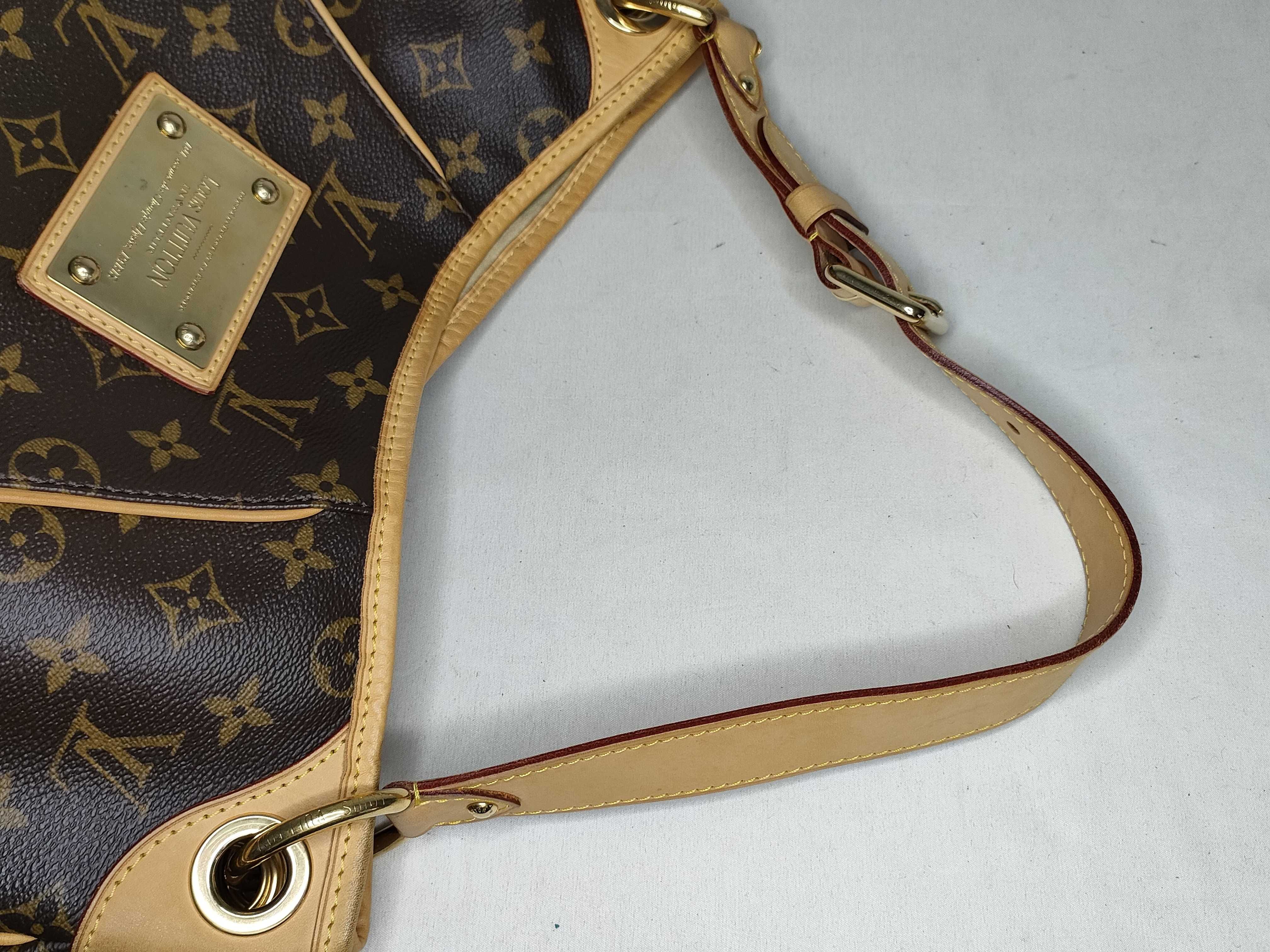 Monogram Louis Vuitton Handbag Shoulder Bag — view 3