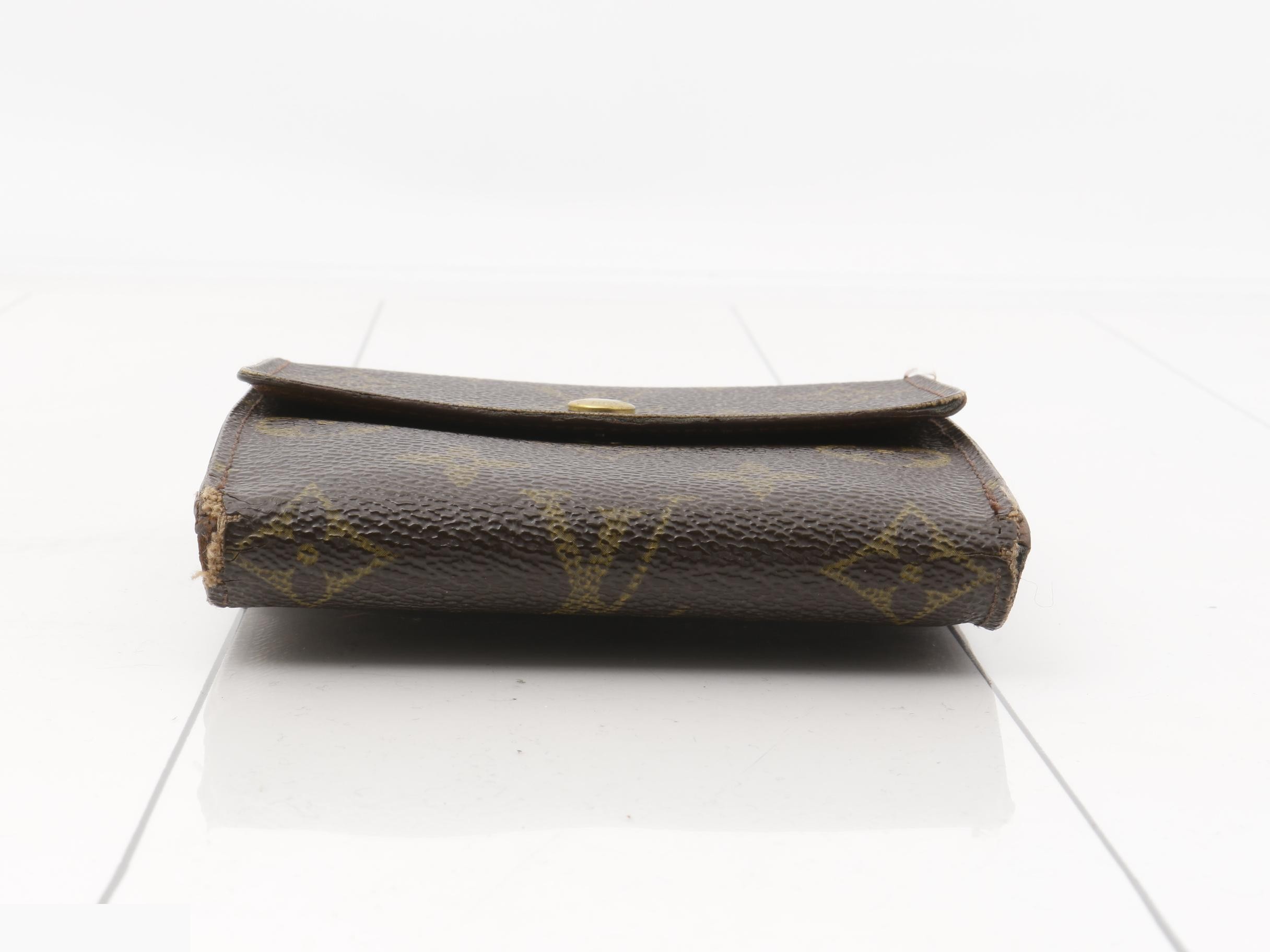 wallet — view 3